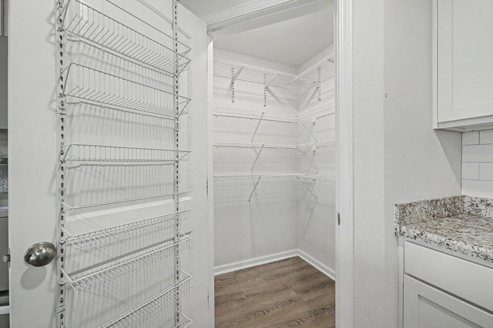 LAKERIDGE EST - Residential Lease