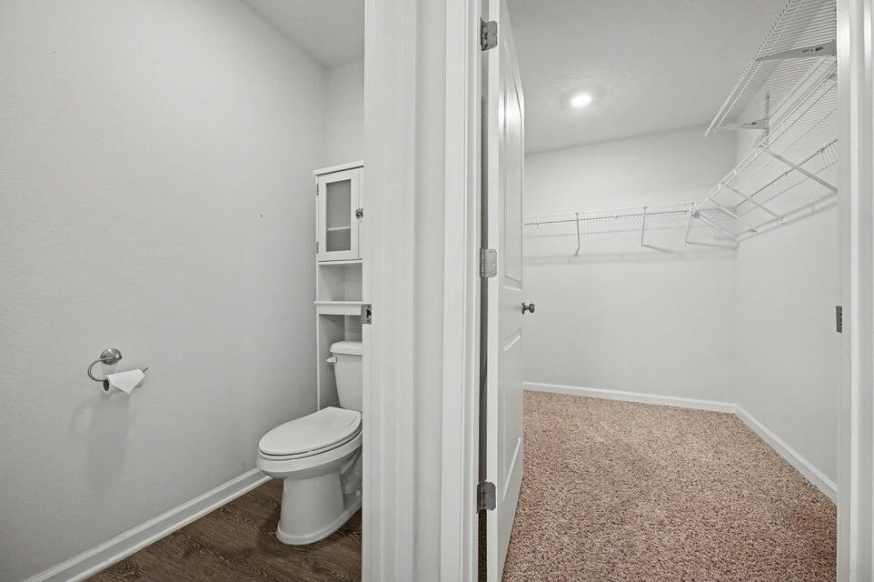 LAKERIDGE EST - Residential Lease