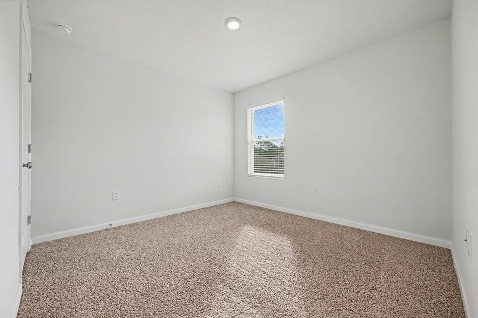 LAKERIDGE EST - Residential Lease