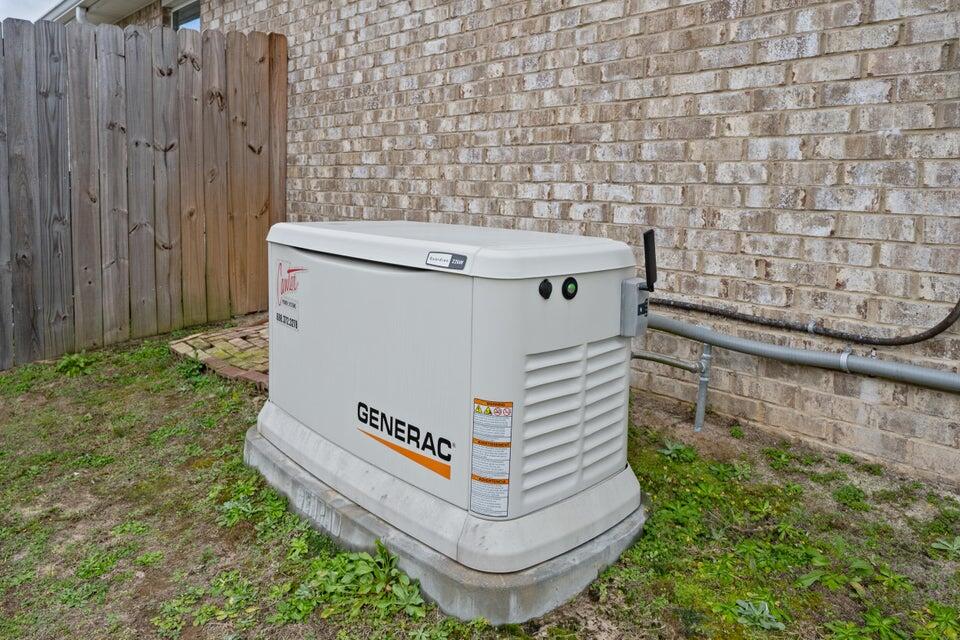 LAKERIDGE EST - Residential Lease