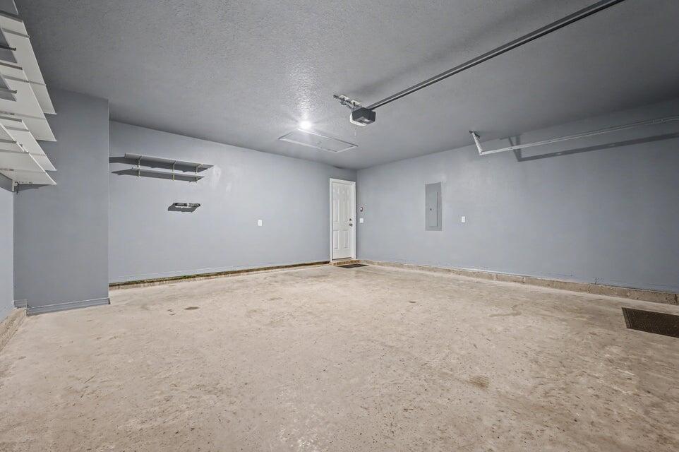 LAKERIDGE EST - Residential Lease