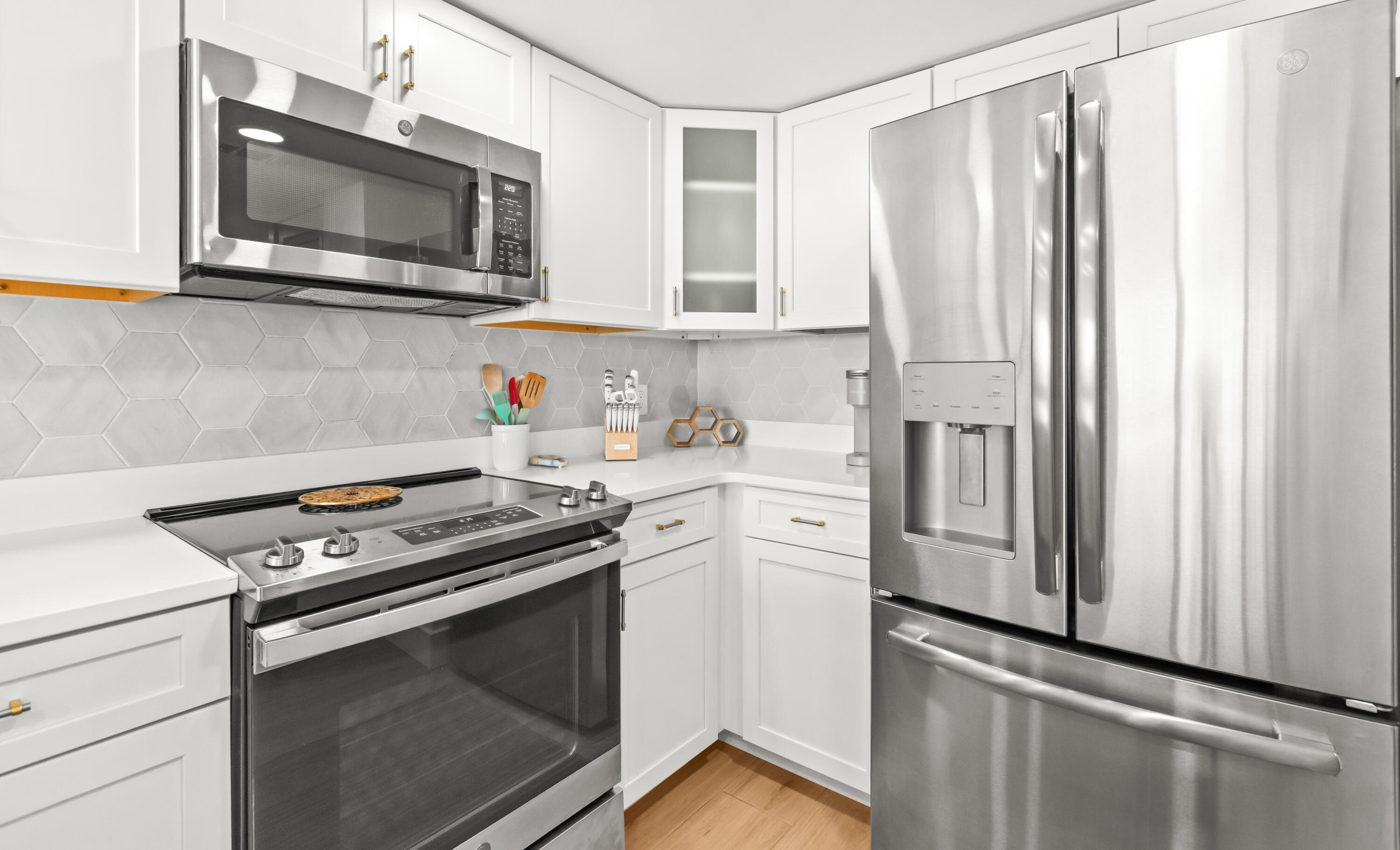 ONE SEAGROVE PLACE CONDOMINIUM - Residential