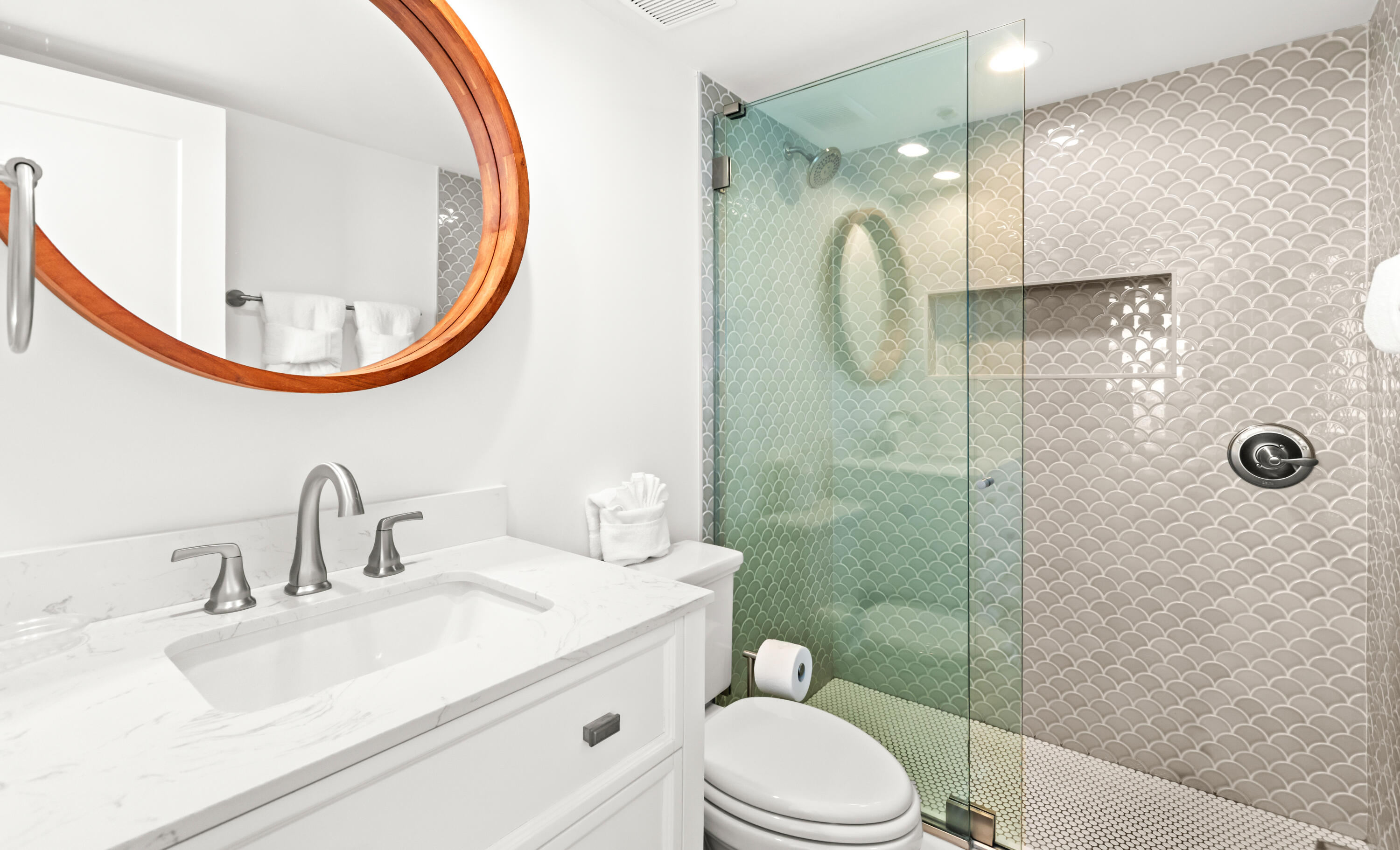 ONE SEAGROVE PLACE CONDOMINIUM - Residential