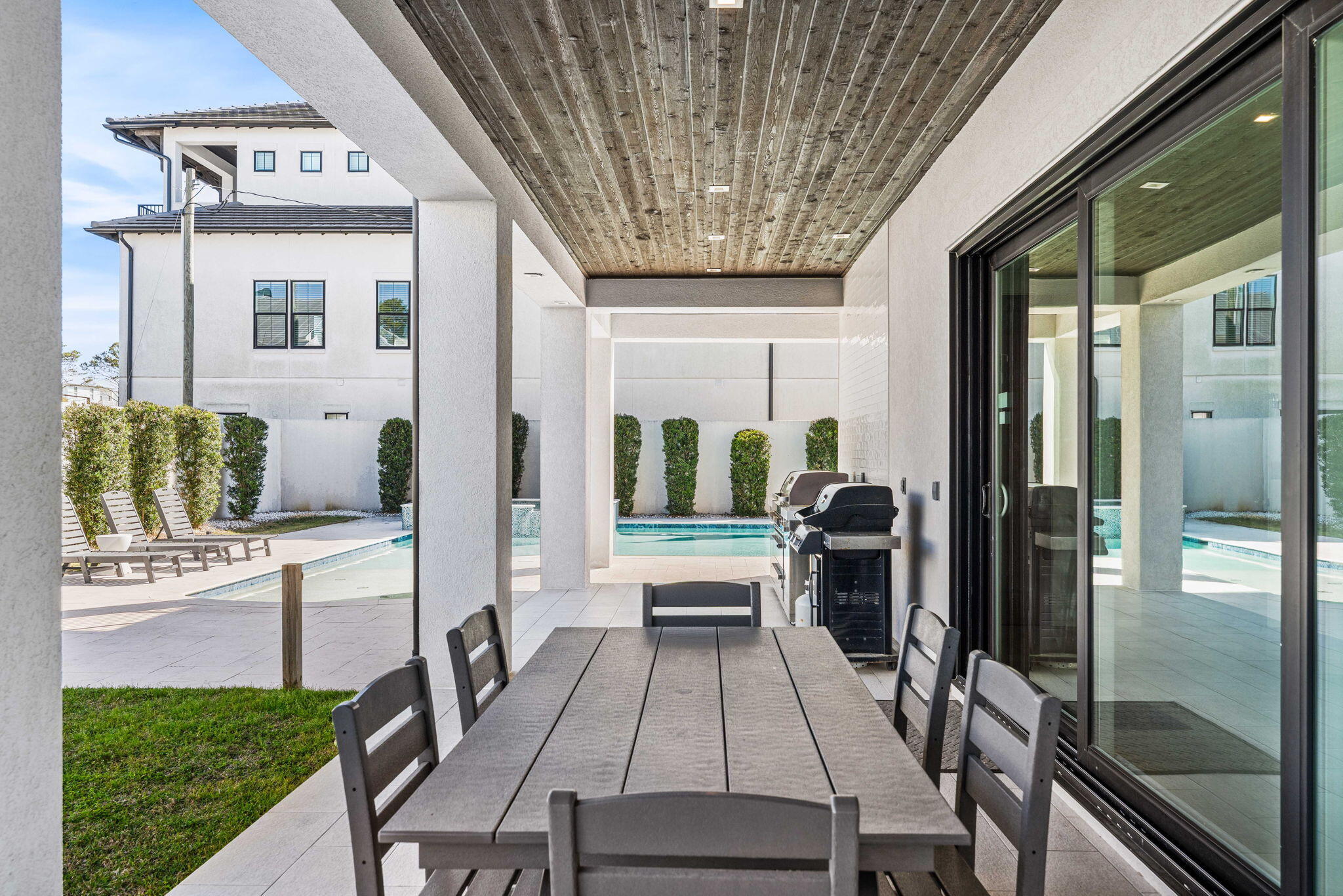 393 County Hwy - Residential