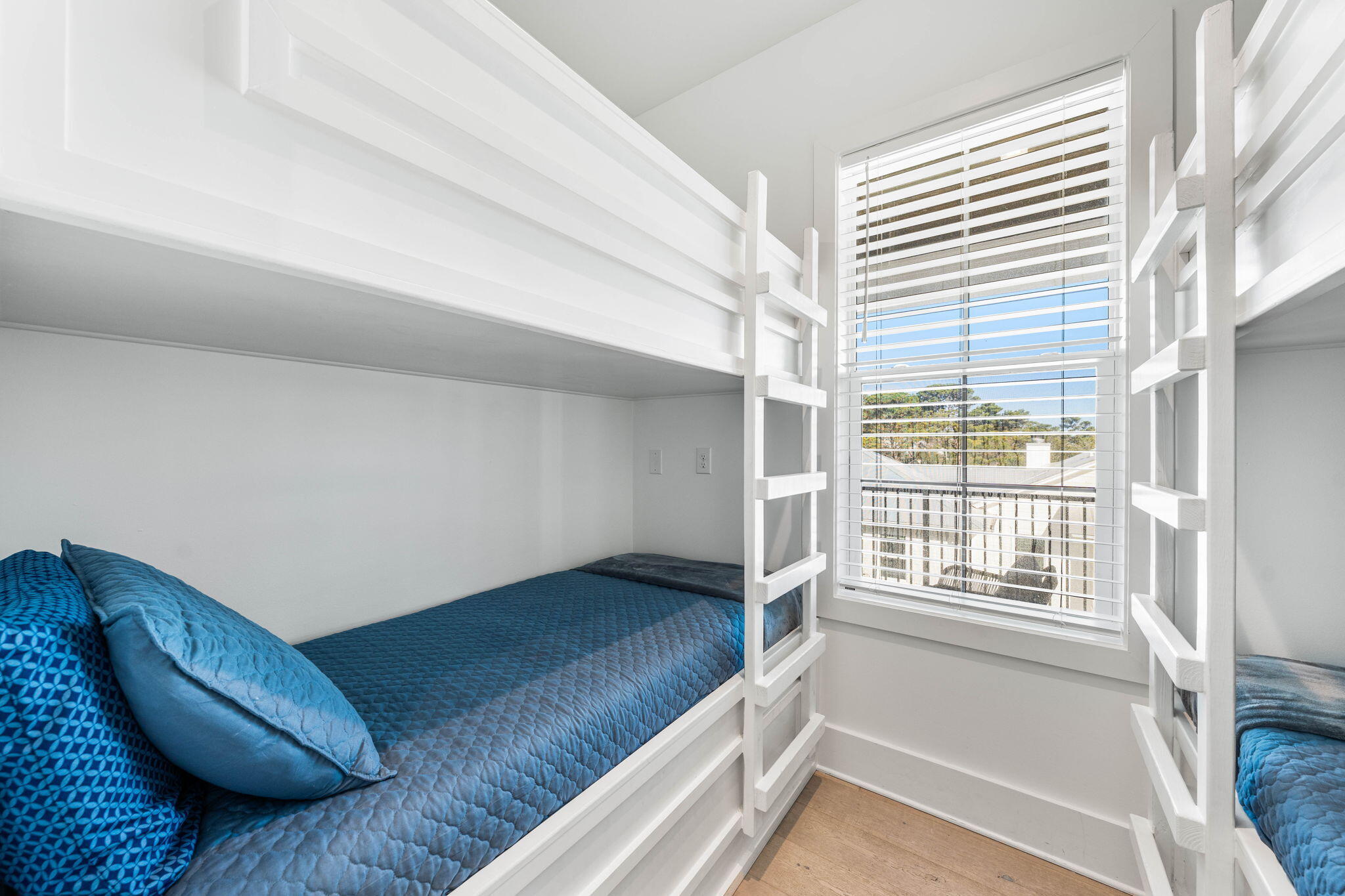 393 County Hwy - Residential