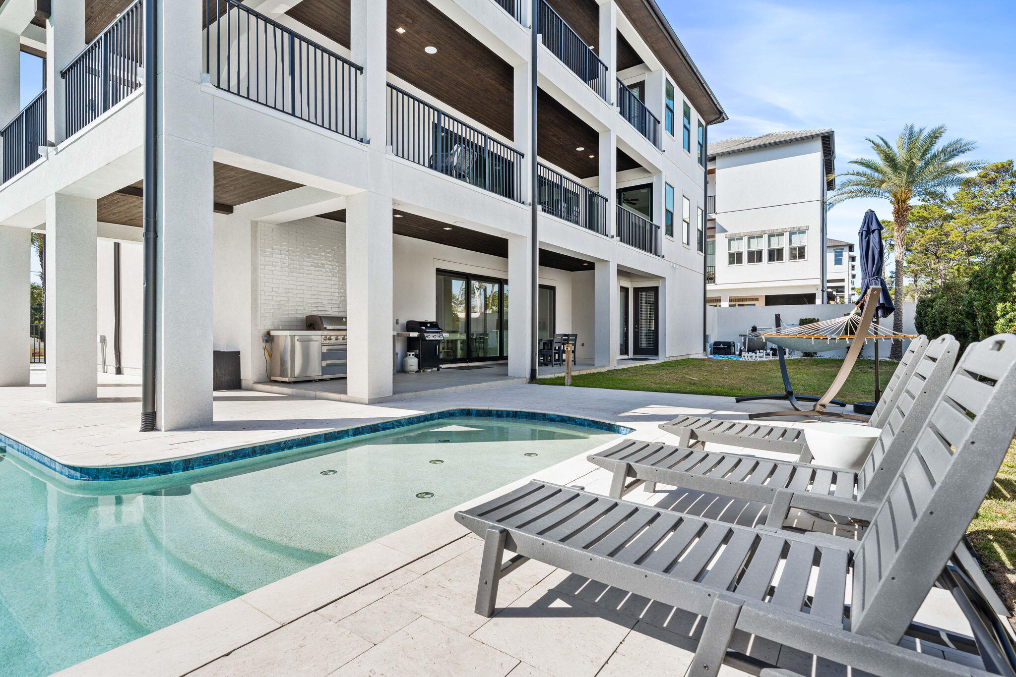 393 County Hwy - Residential