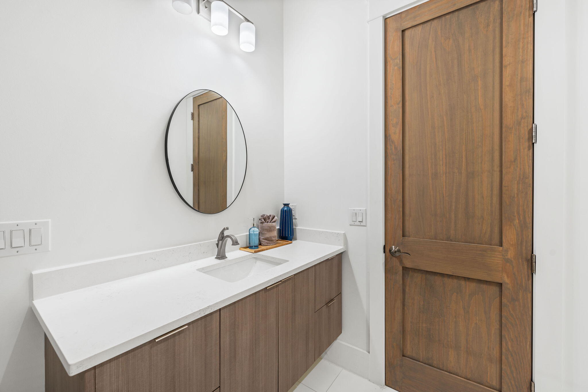 393 County Hwy - Residential