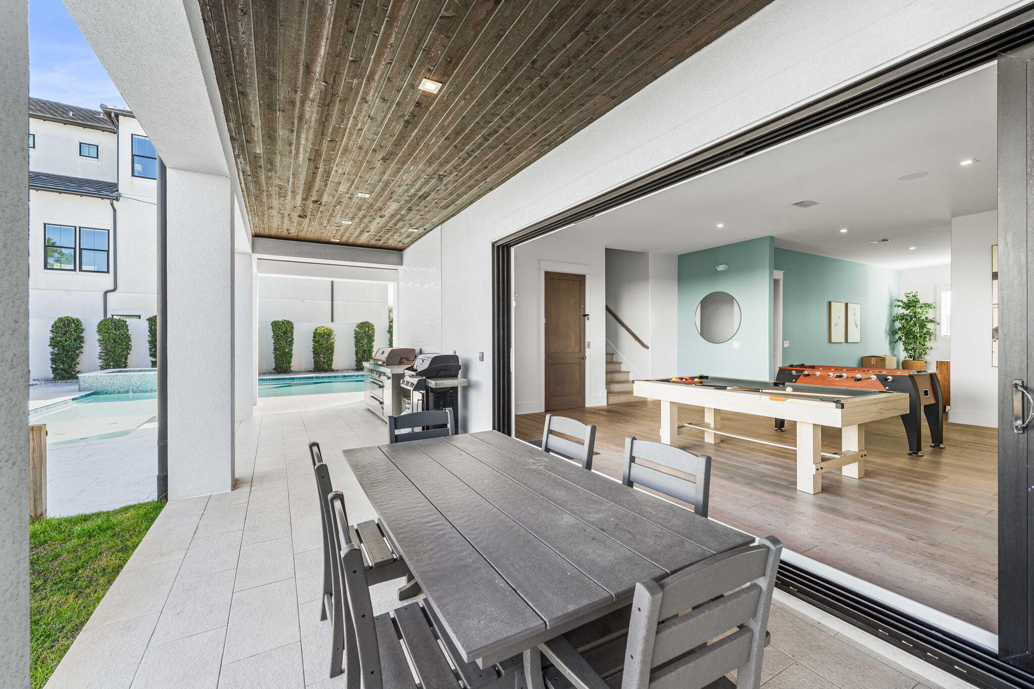 393 County Hwy - Residential