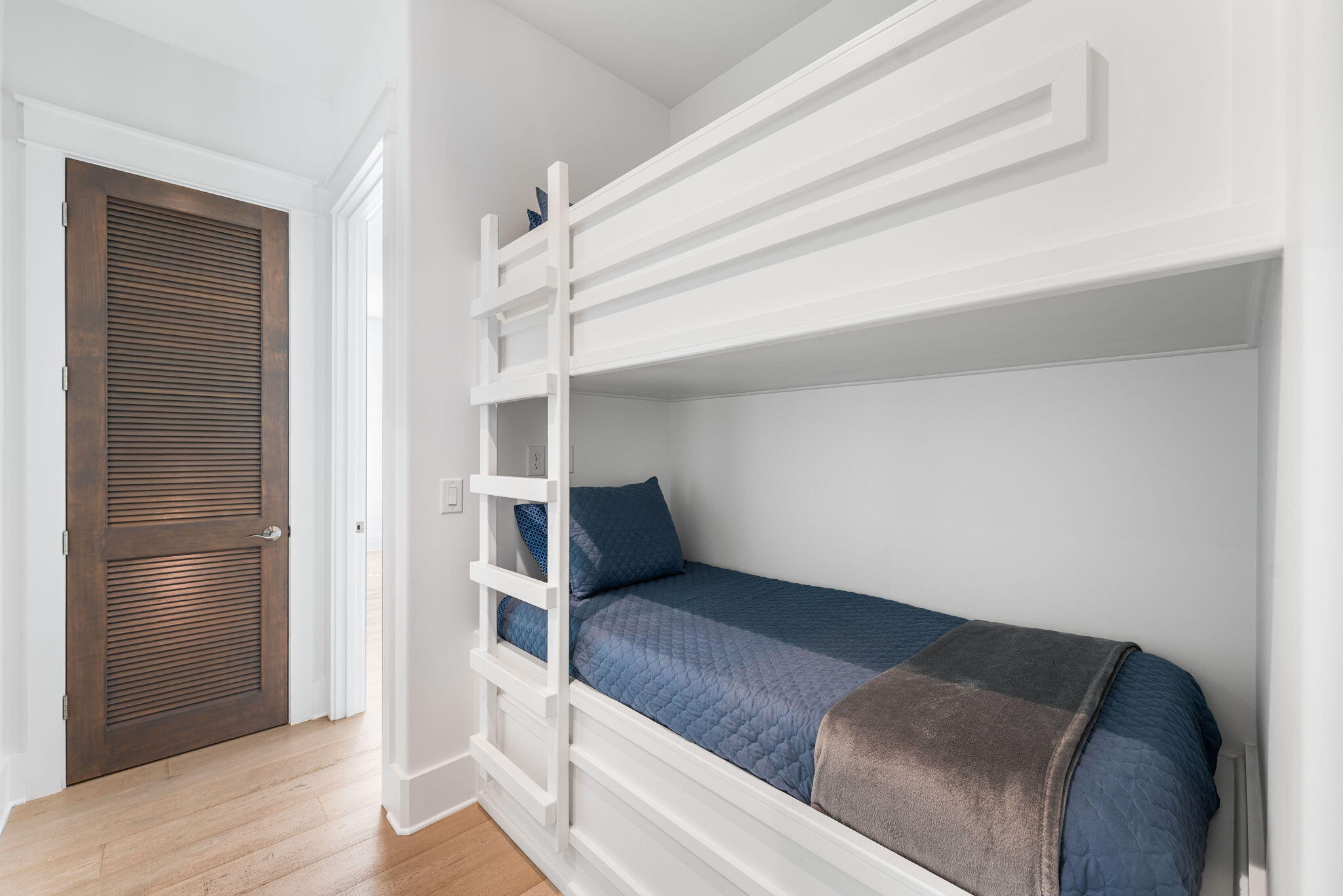 393 County Hwy - Residential