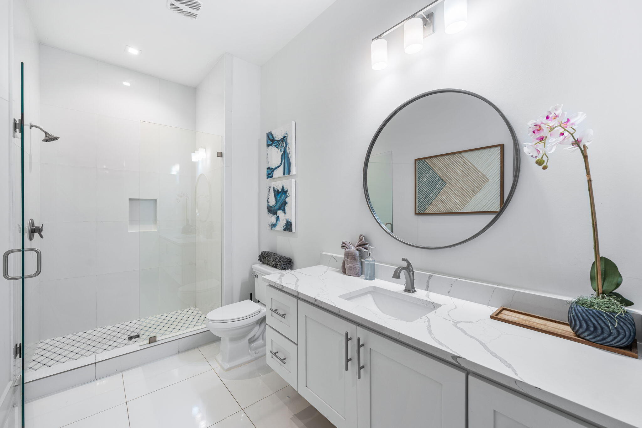 393 County Hwy - Residential