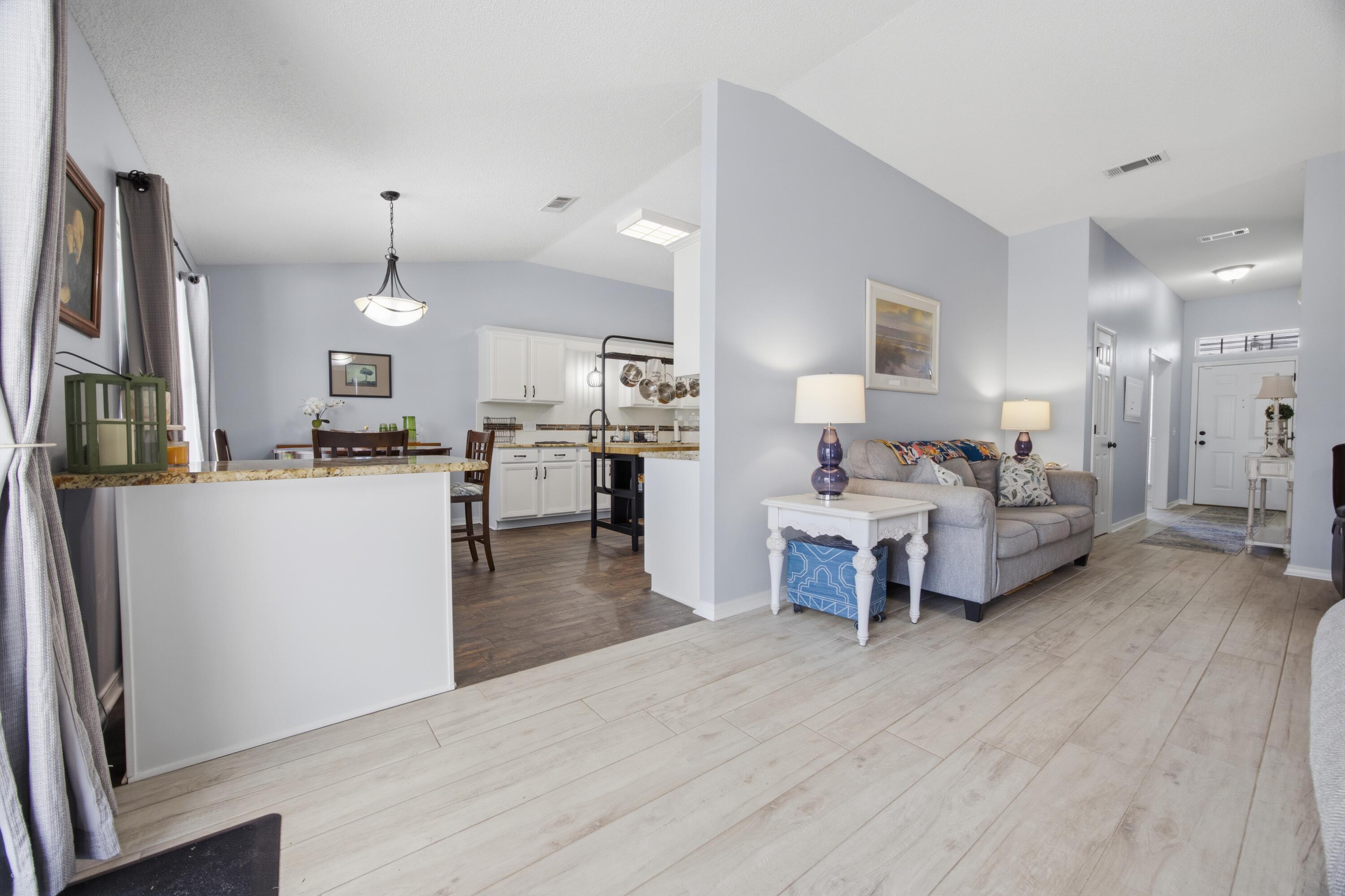 HOLLEY BY THE SEA - Residential