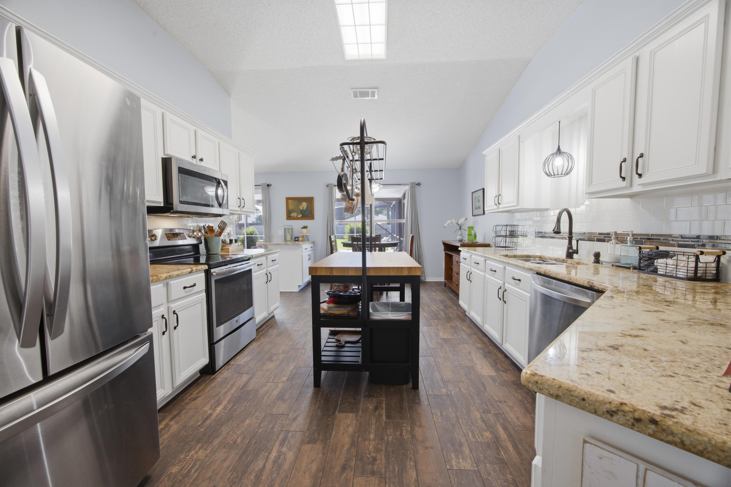 HOLLEY BY THE SEA - Residential