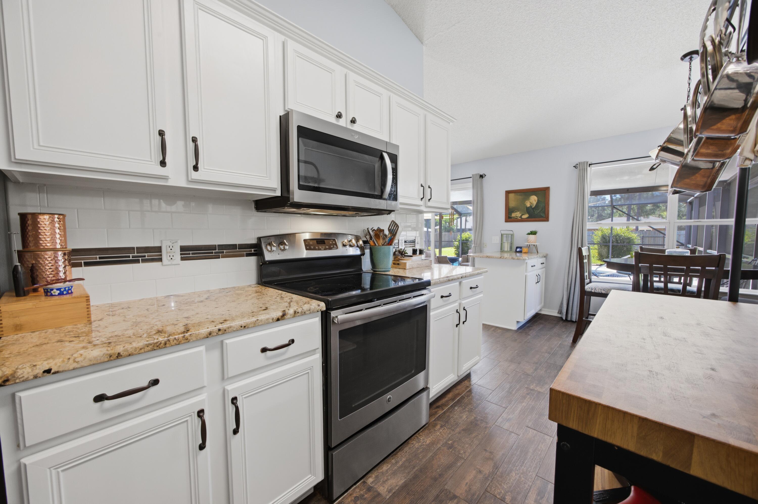 HOLLEY BY THE SEA - Residential