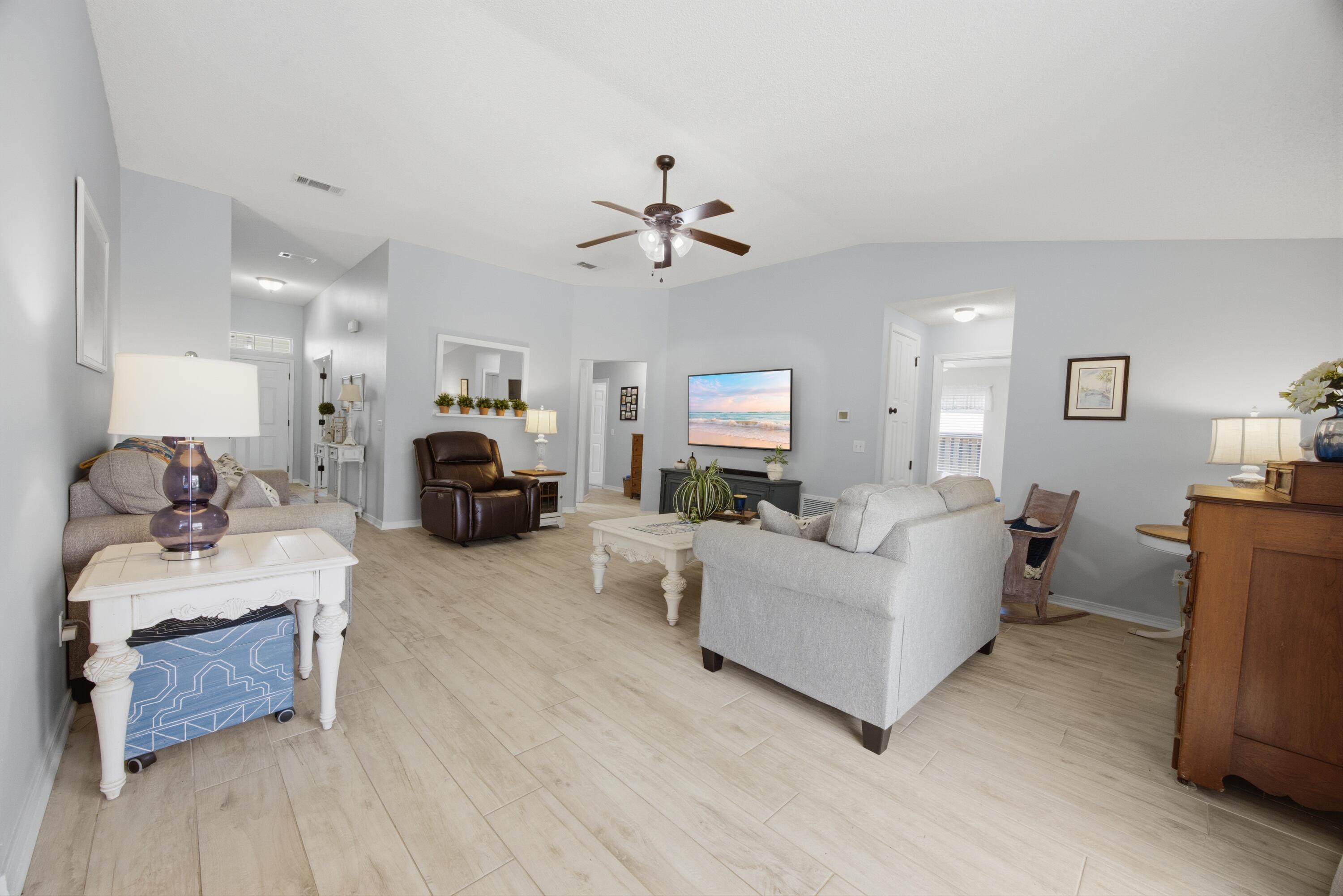 HOLLEY BY THE SEA - Residential