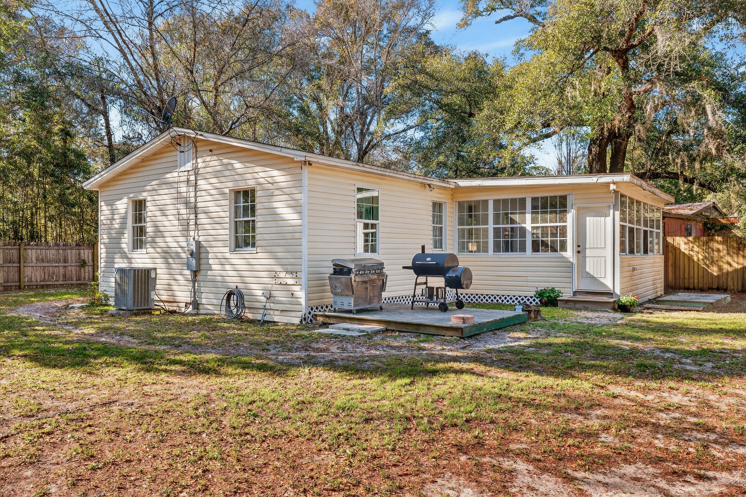 NO RECORDED SUBDIVISION - Residential