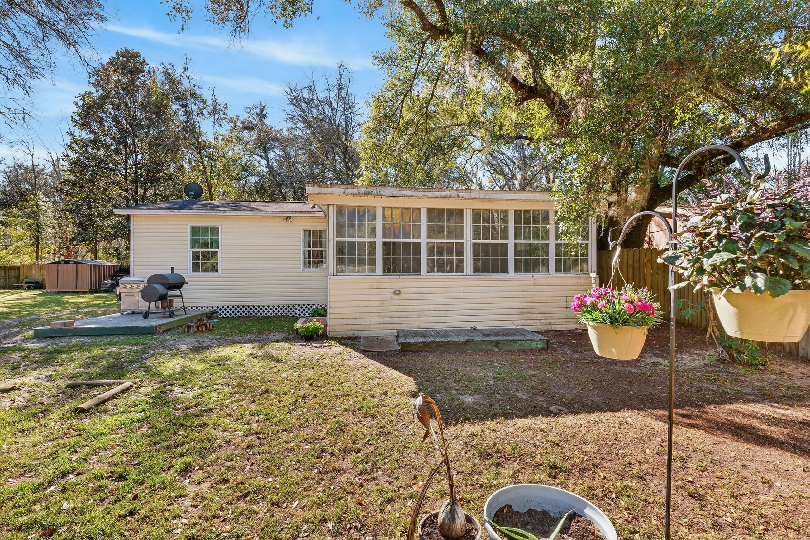 NO RECORDED SUBDIVISION - Residential