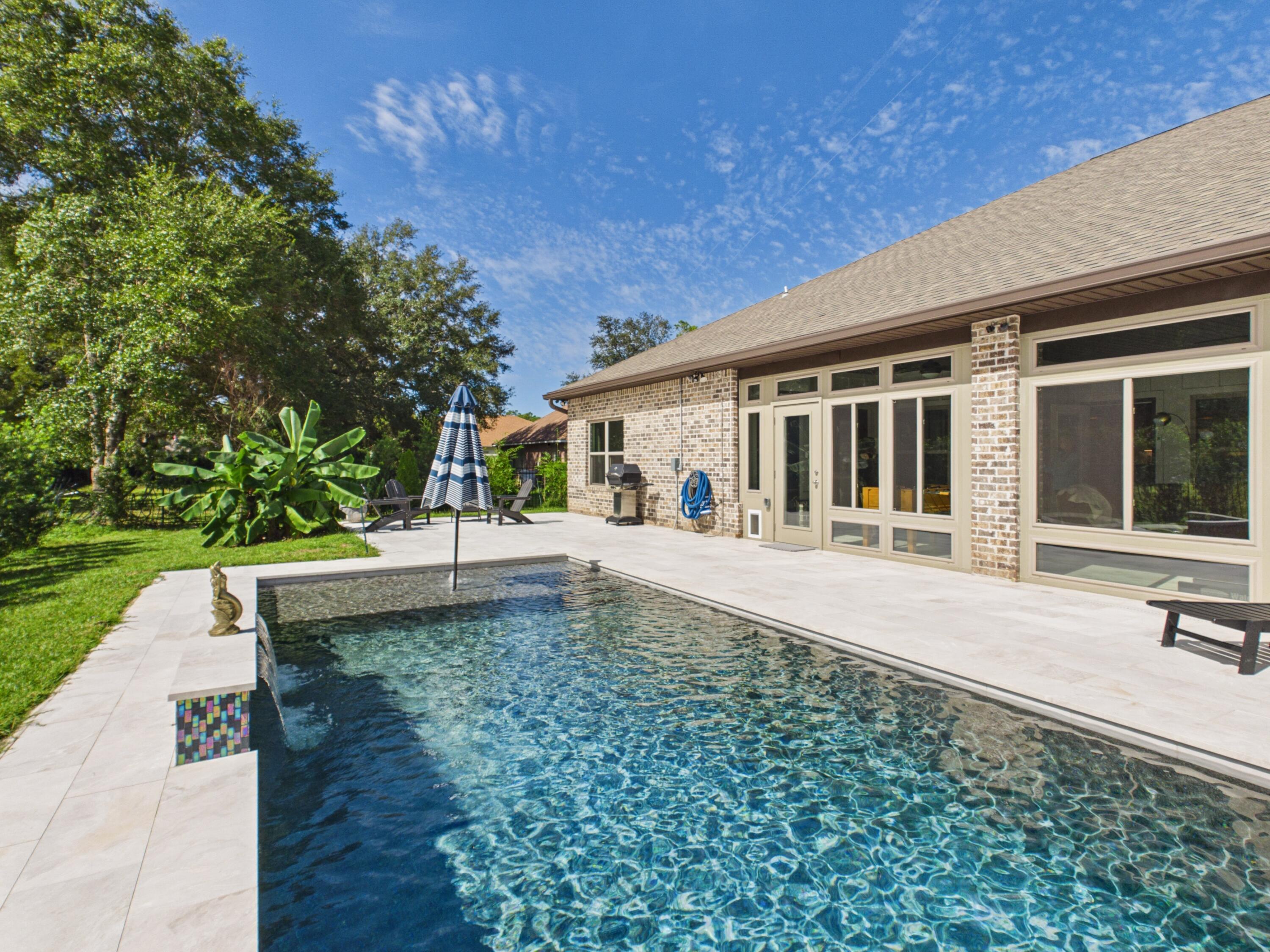 6996 Turnberry Circle