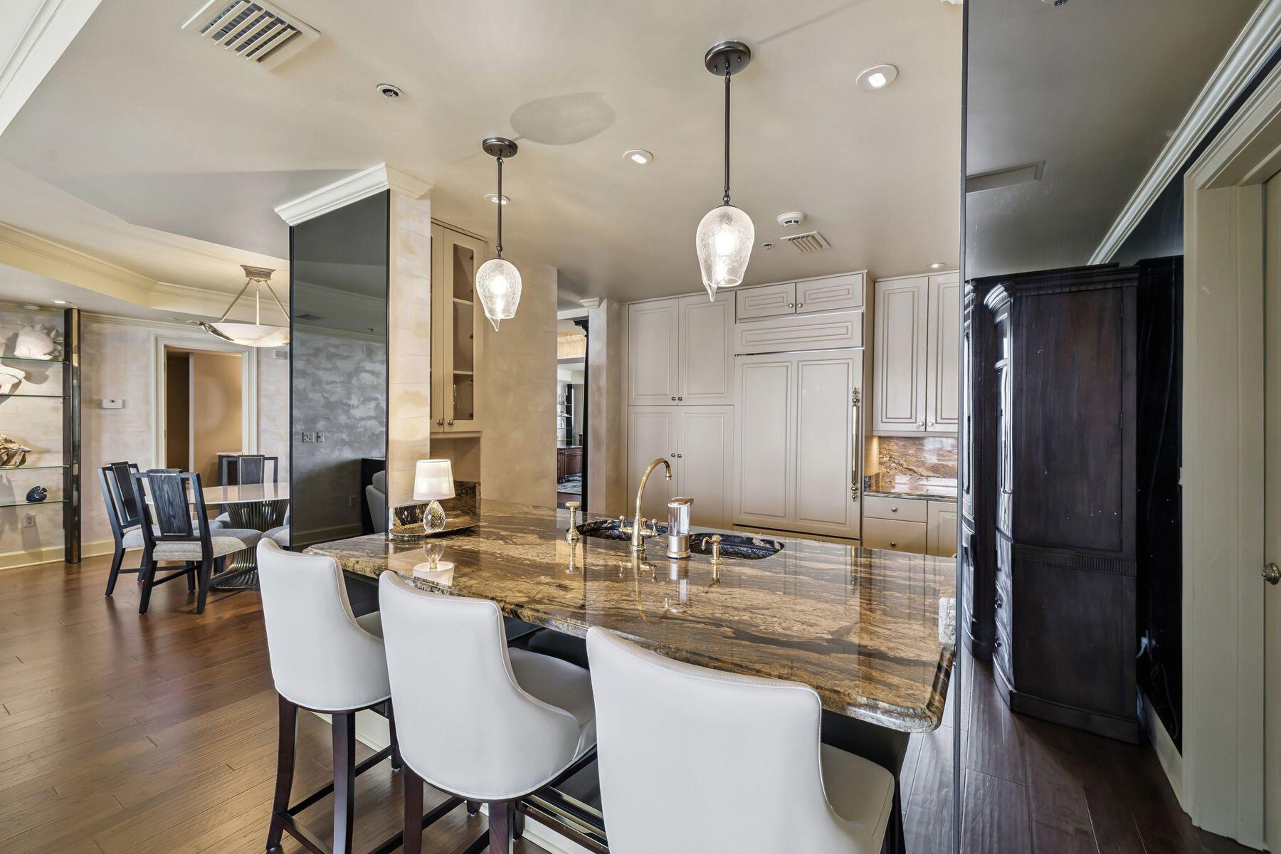 THE ULTIMATE CONDO - Residential