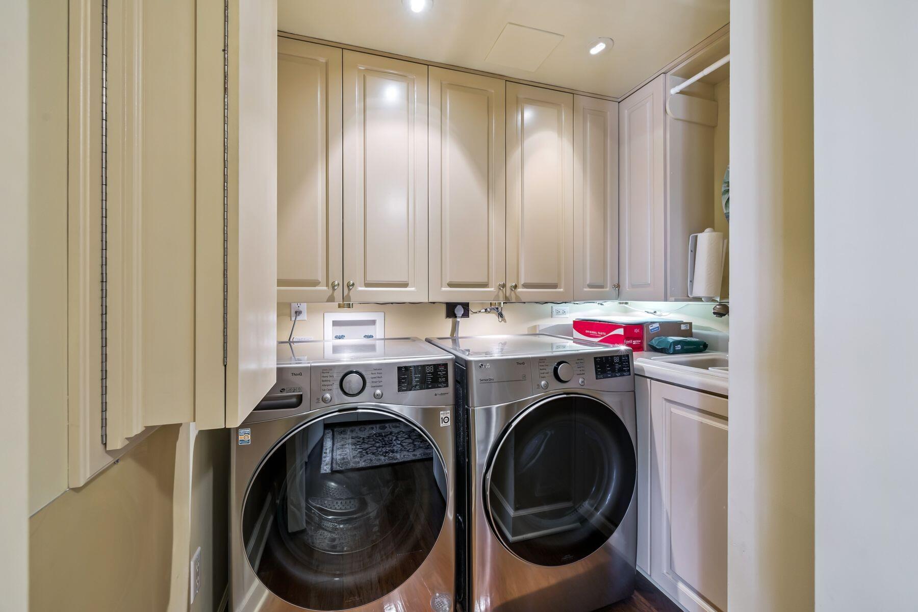 THE ULTIMATE CONDO - Residential