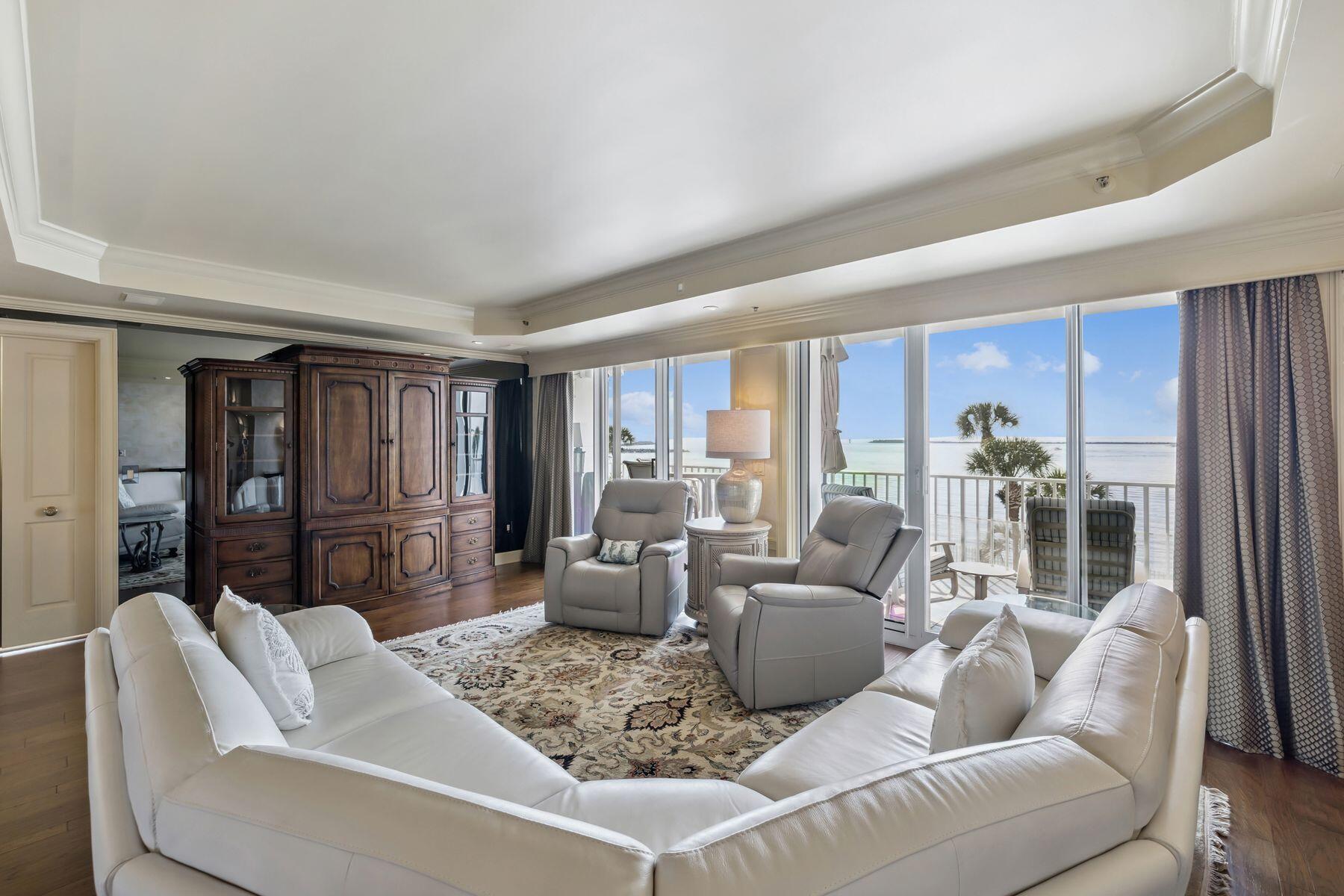 THE ULTIMATE CONDO - Residential