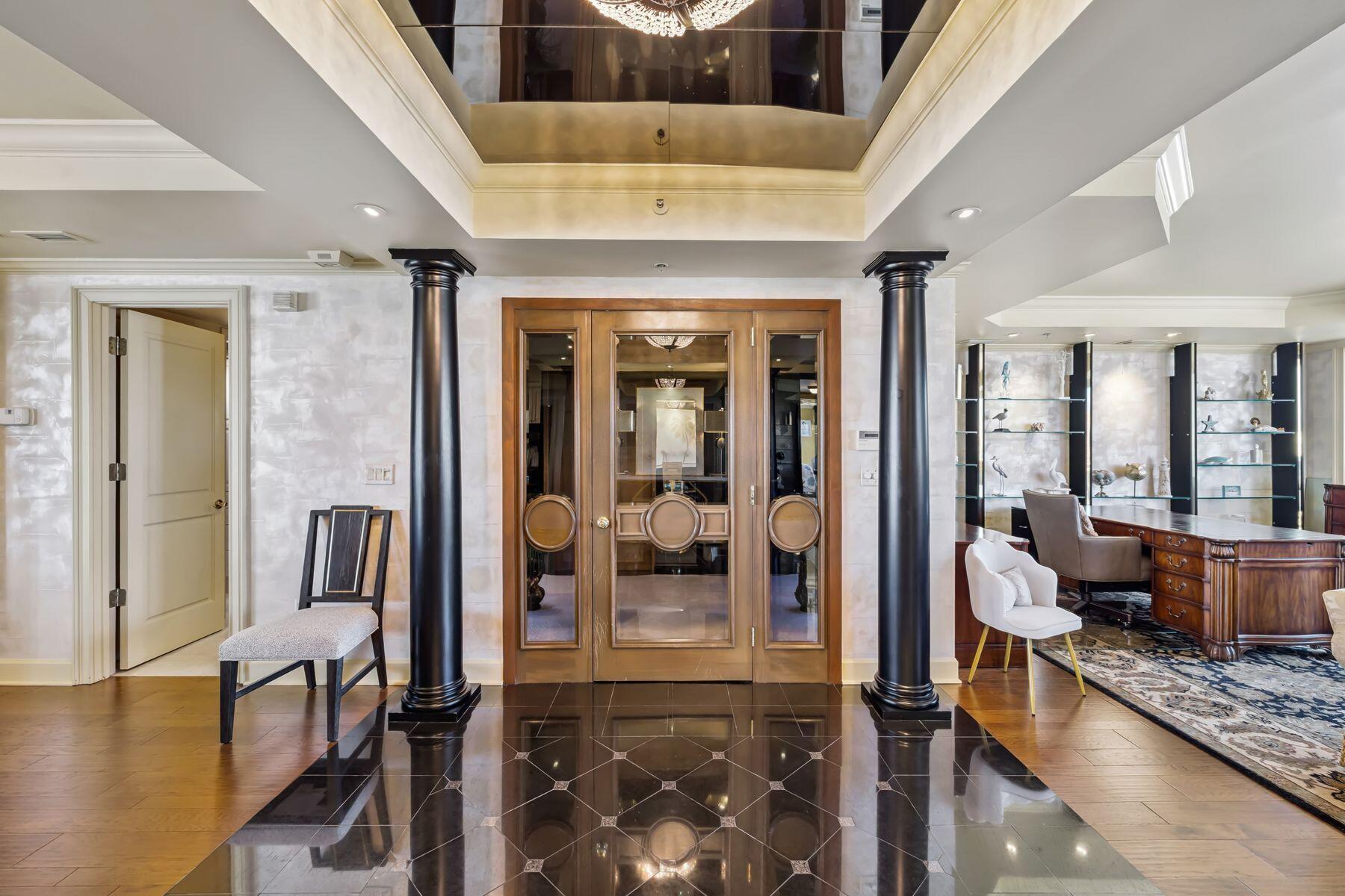 THE ULTIMATE CONDO - Residential