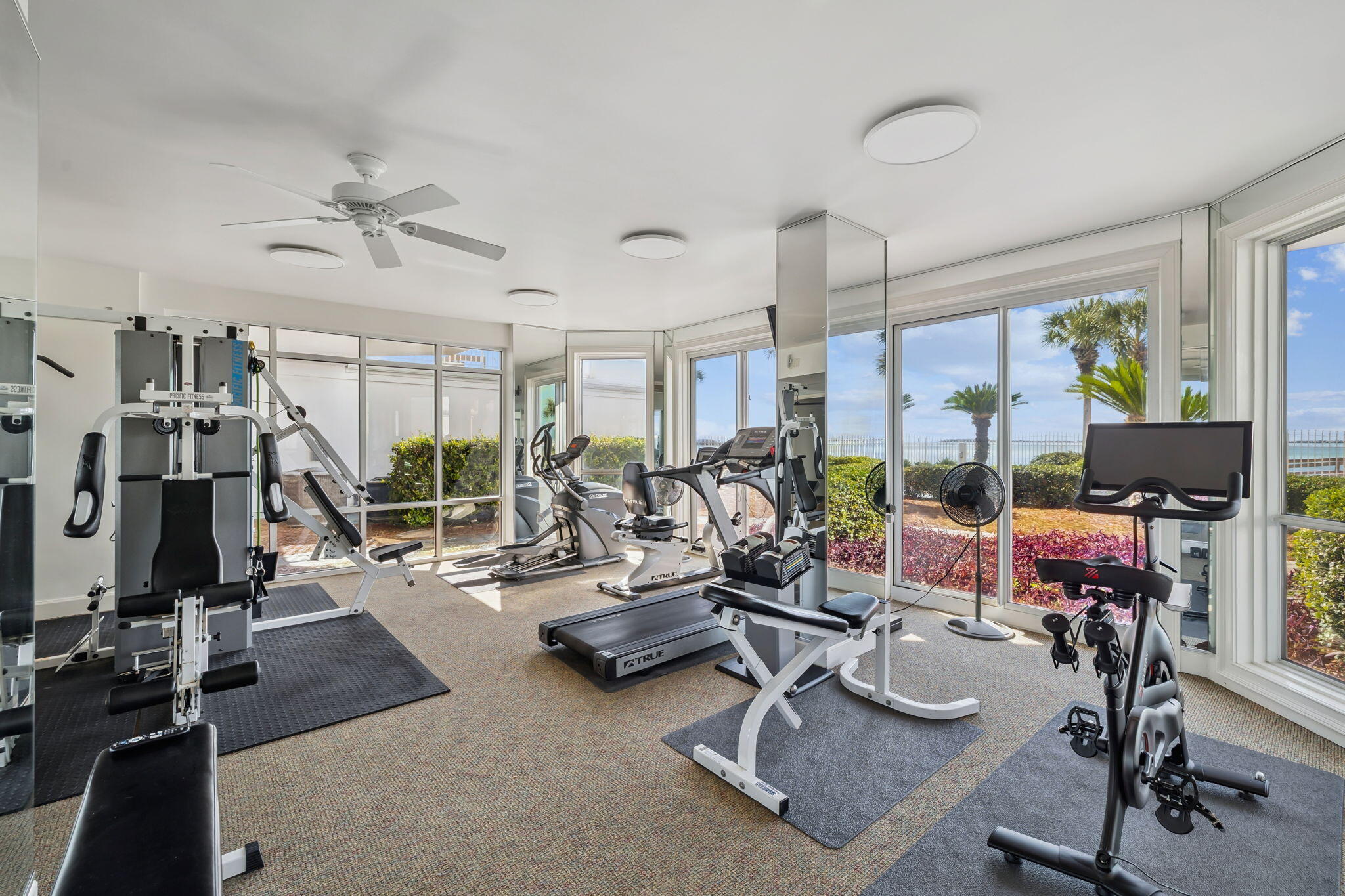 THE ULTIMATE CONDO - Residential