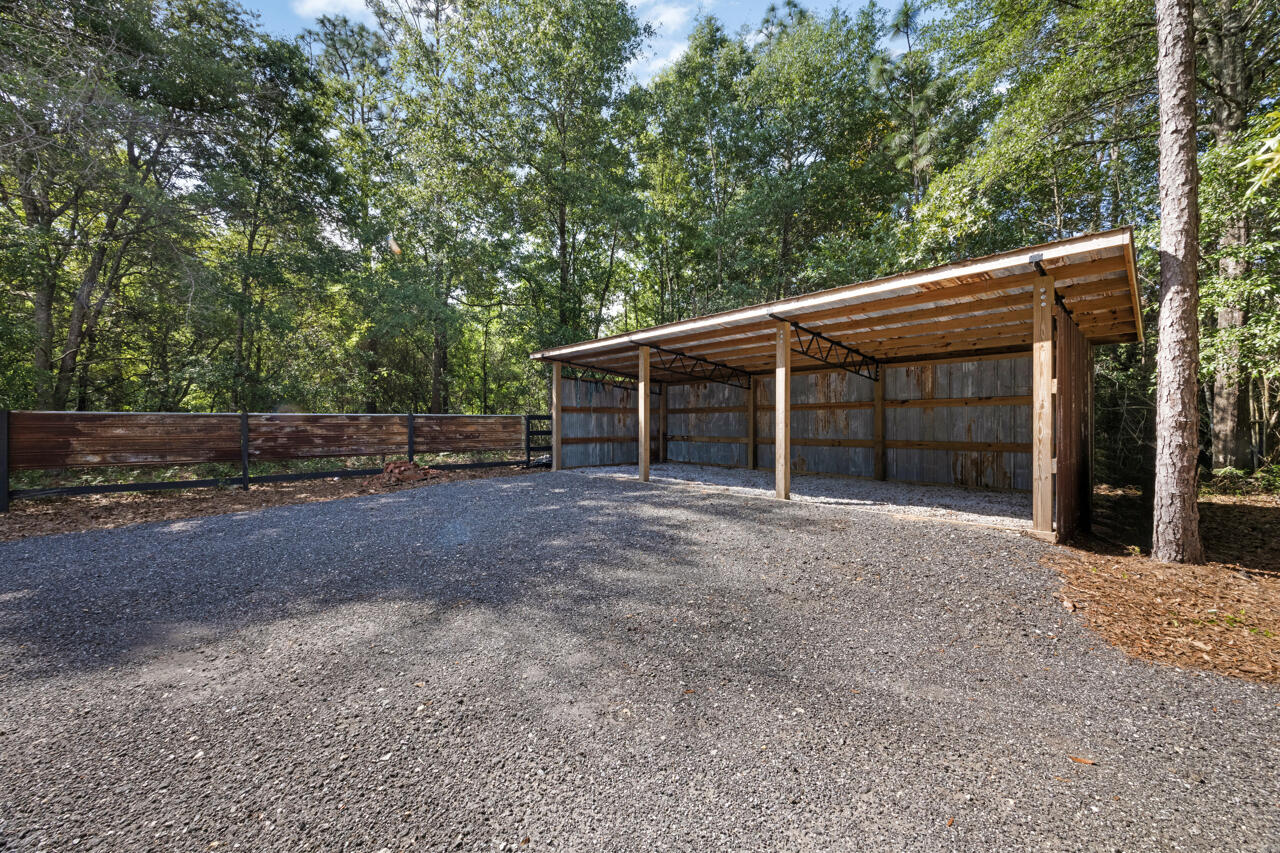 IMPERIAL LAKES - Residential