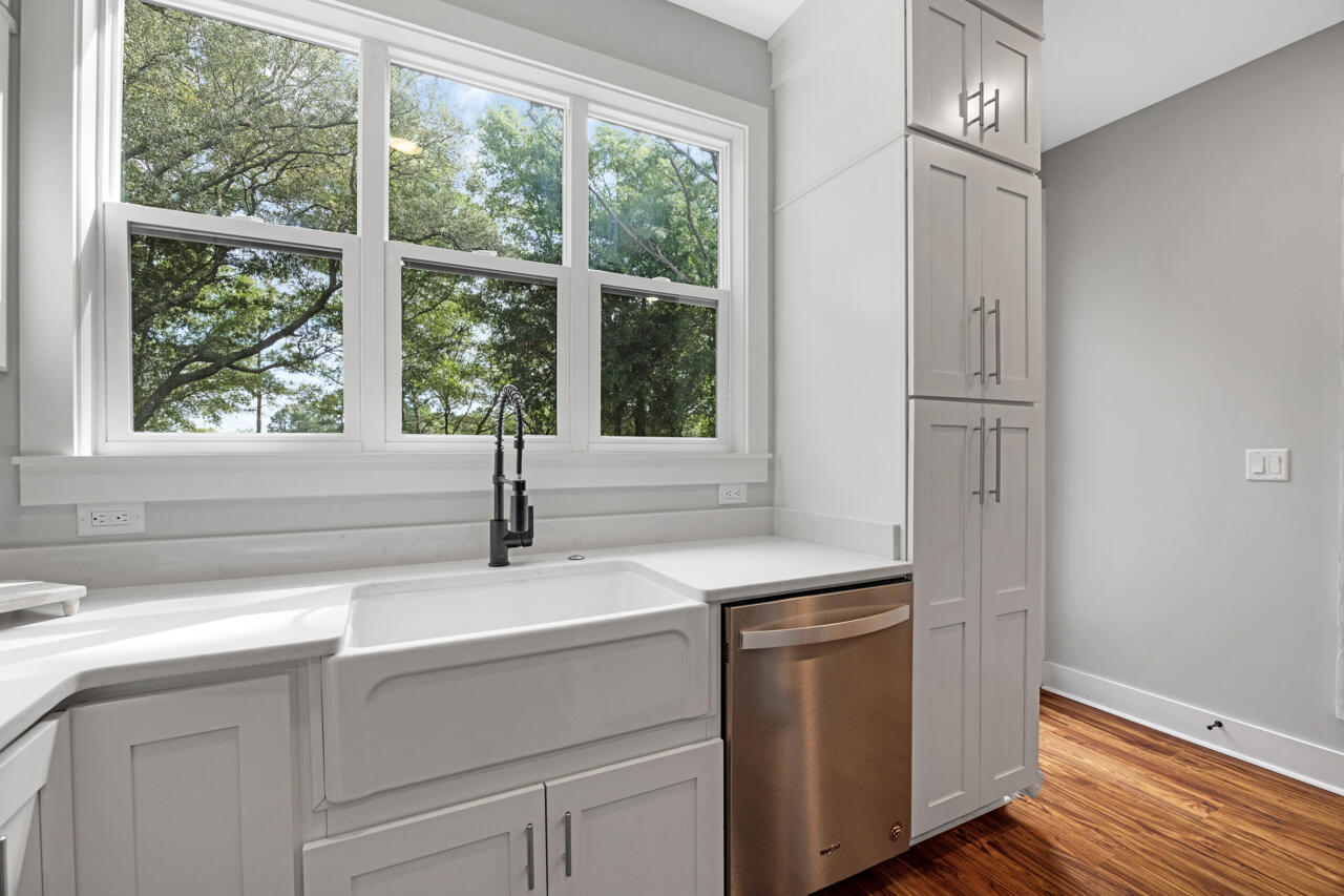 IMPERIAL LAKES - Residential