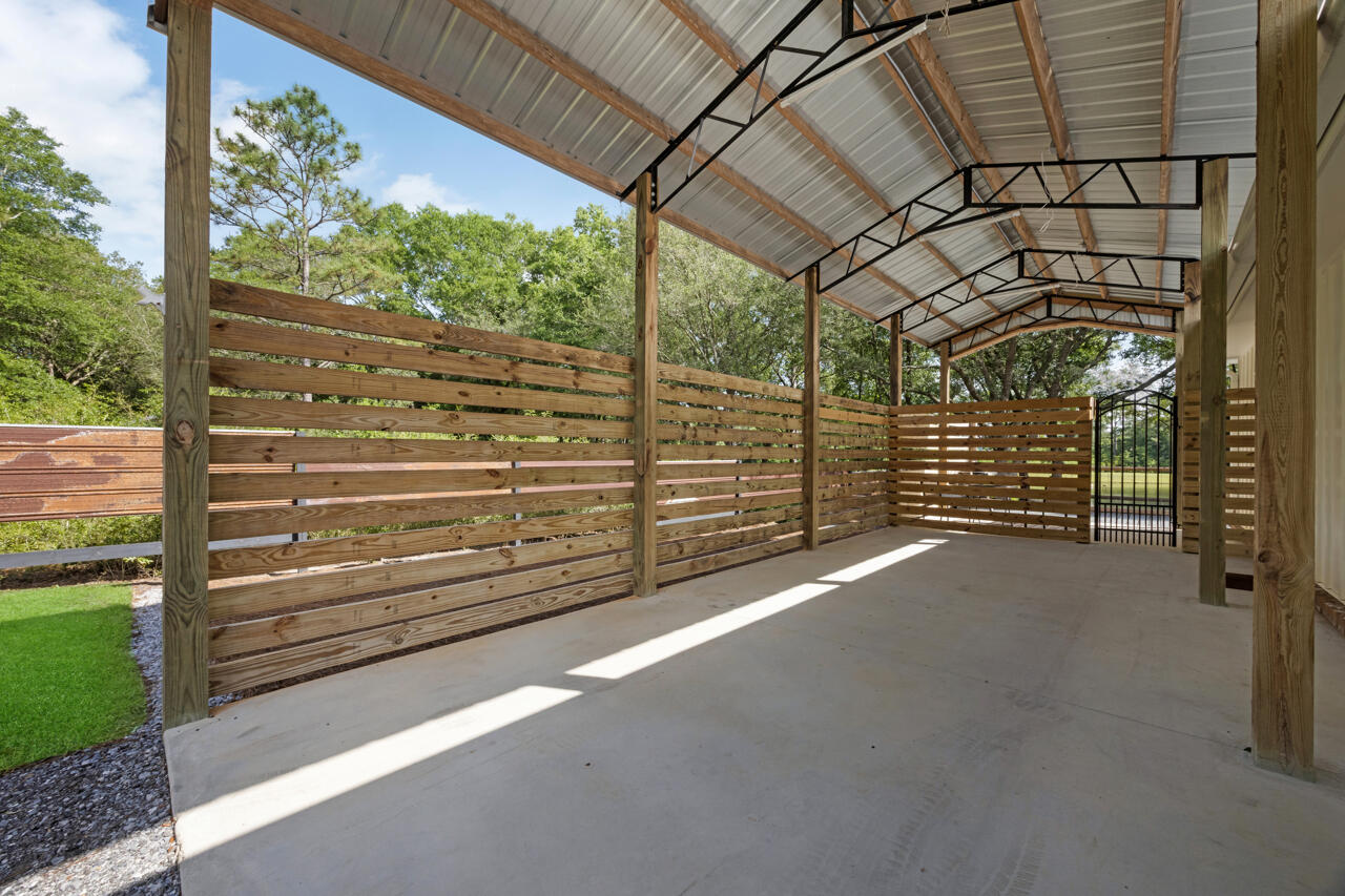 IMPERIAL LAKES - Residential