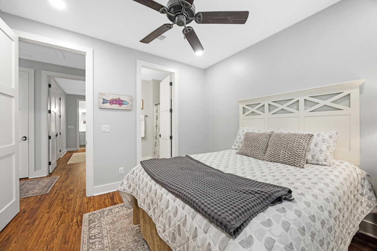 IMPERIAL LAKES - Residential