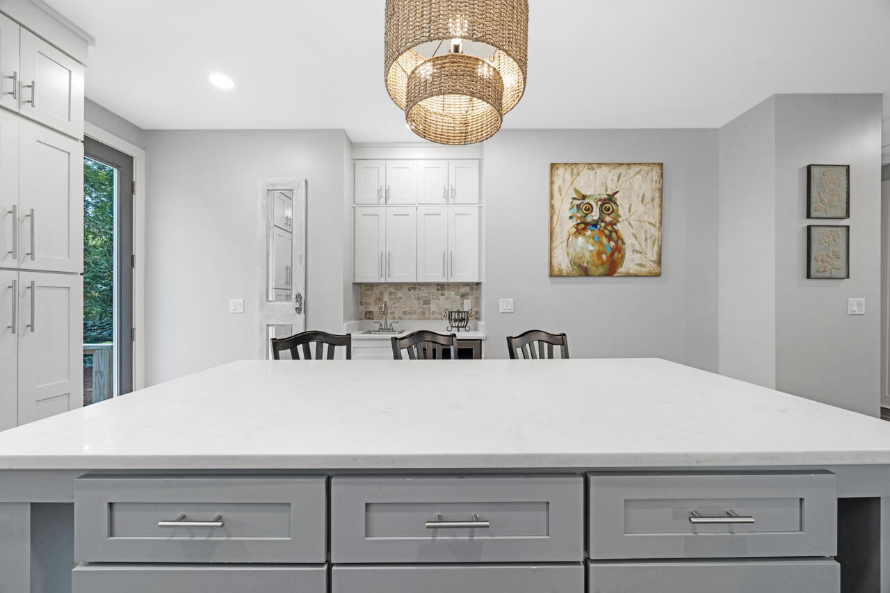 IMPERIAL LAKES - Residential