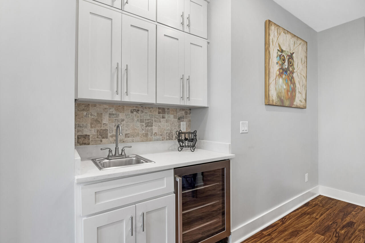 IMPERIAL LAKES - Residential