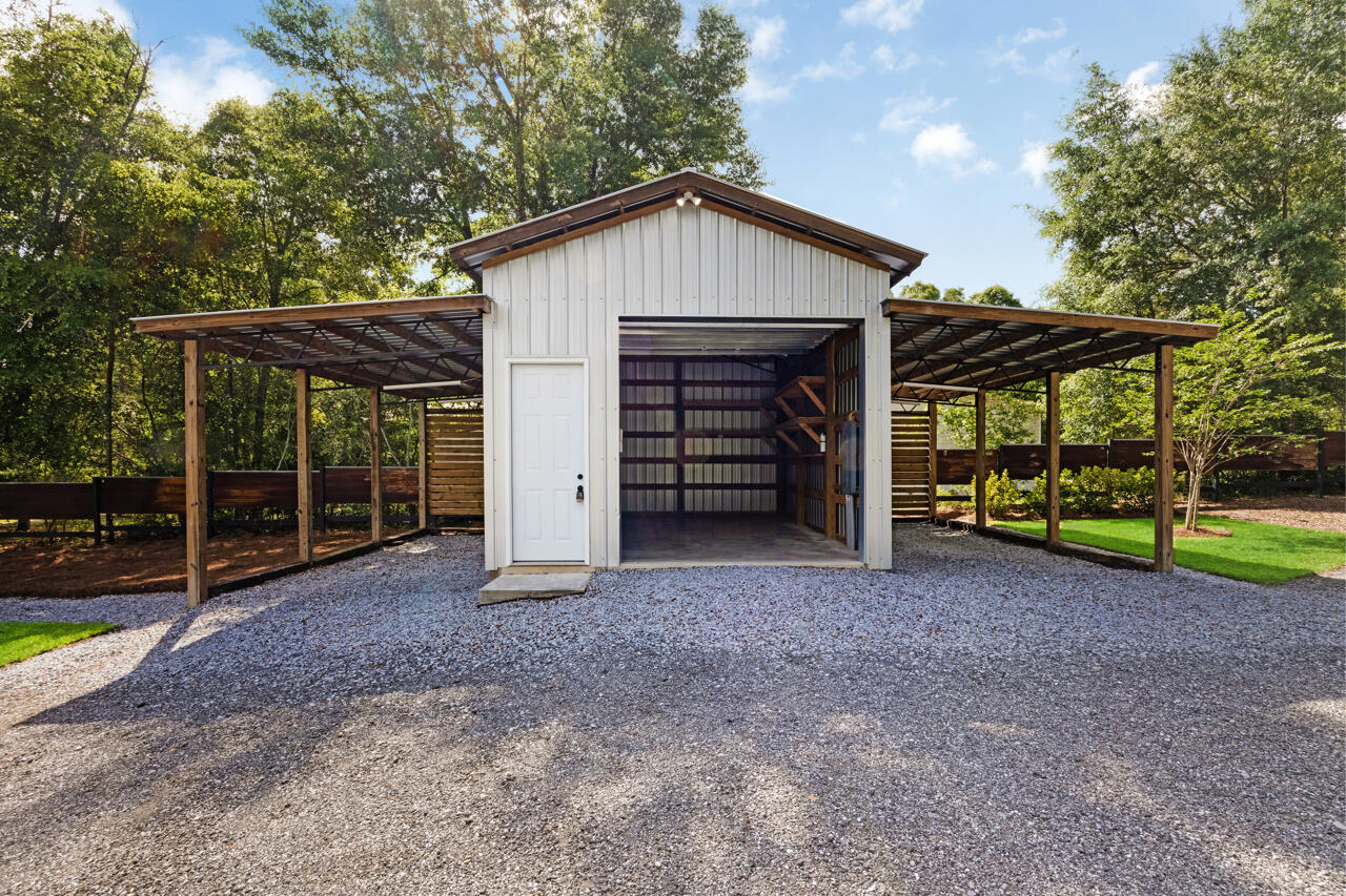 IMPERIAL LAKES - Residential