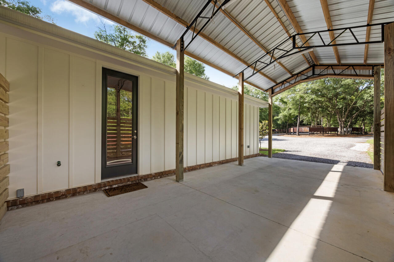 IMPERIAL LAKES - Residential