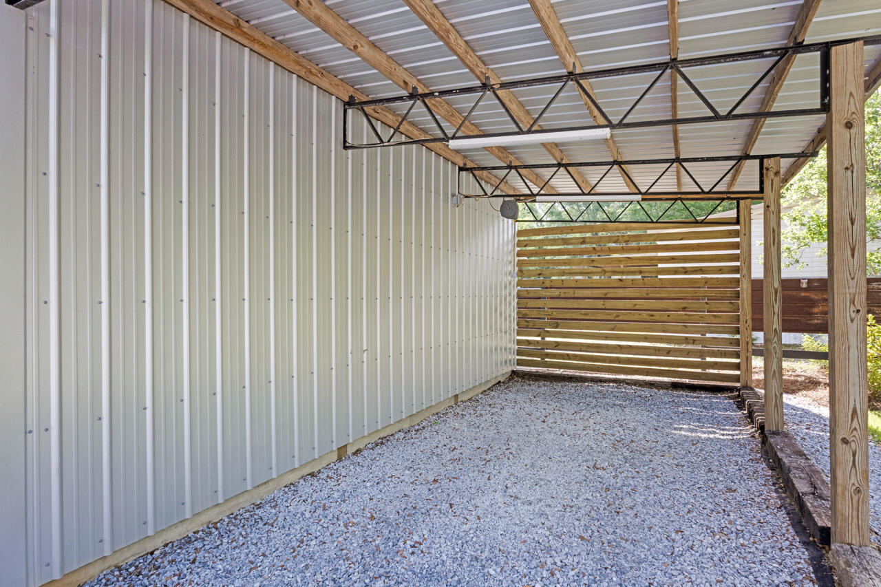 IMPERIAL LAKES - Residential