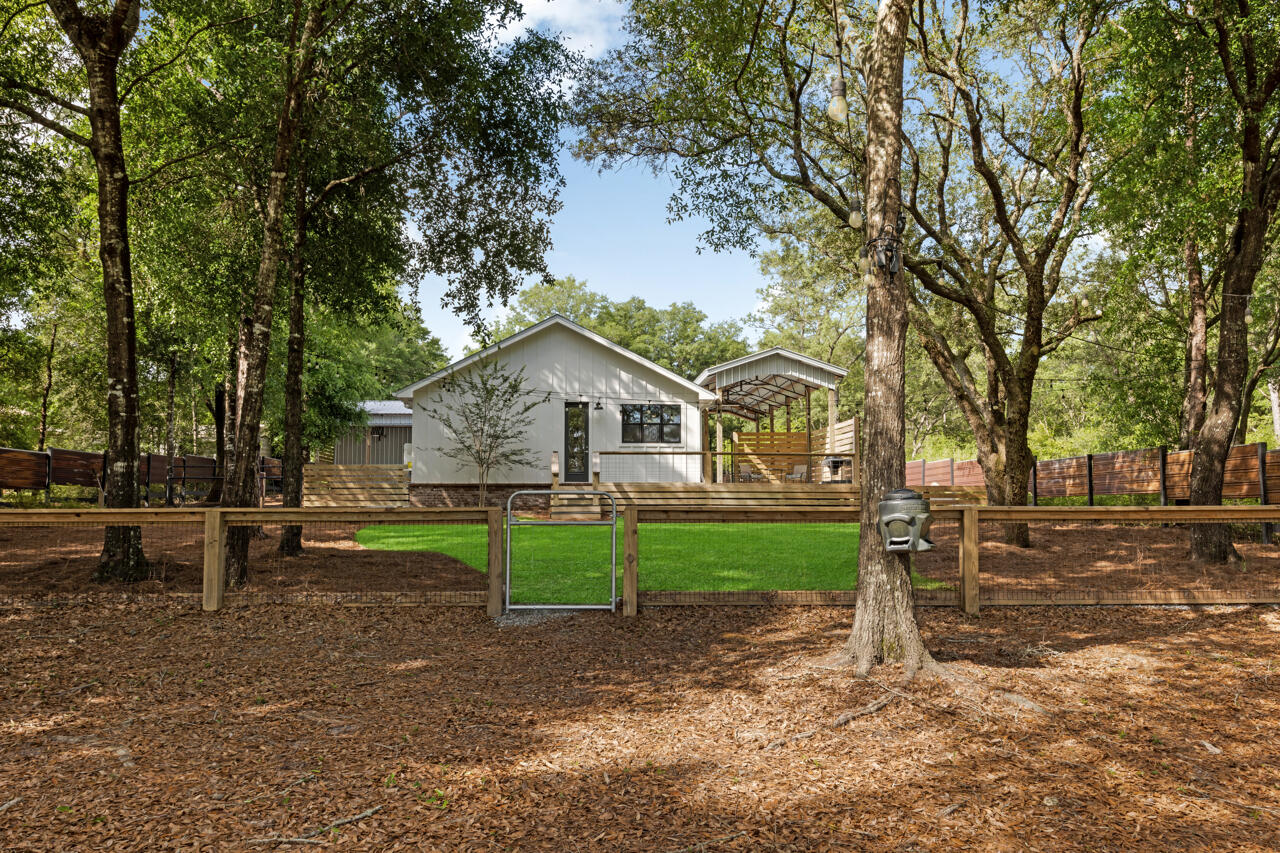 IMPERIAL LAKES - Residential