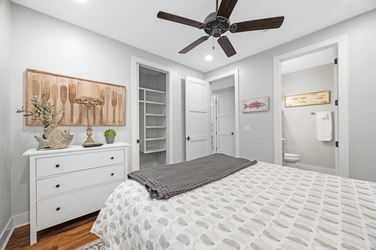 IMPERIAL LAKES - Residential