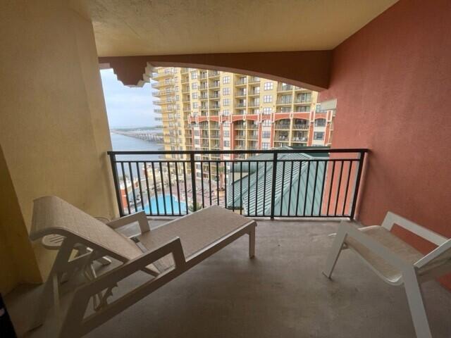 EMERALD GRANDE - Residential