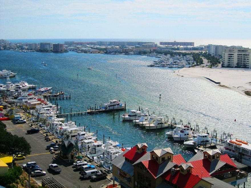 Fractional Ownership. Share C for sale. 6 Weeks of usage each year. Some of the best views on the Emerald Coast. Water views include the East Pass, Destin Bridge, Crab Island and the Gulf of Mexico. Amenities galore include The Spa at Emerald Grande offering 11 treatment rooms for individual and couple treatments, East Pass fitness center with cardiovascular equipment and free weights, water beach shuttle that will take owners to Destin's famous pristine, white beaches, 2,500 square foot Grande Vista Pool Deck,and much more.