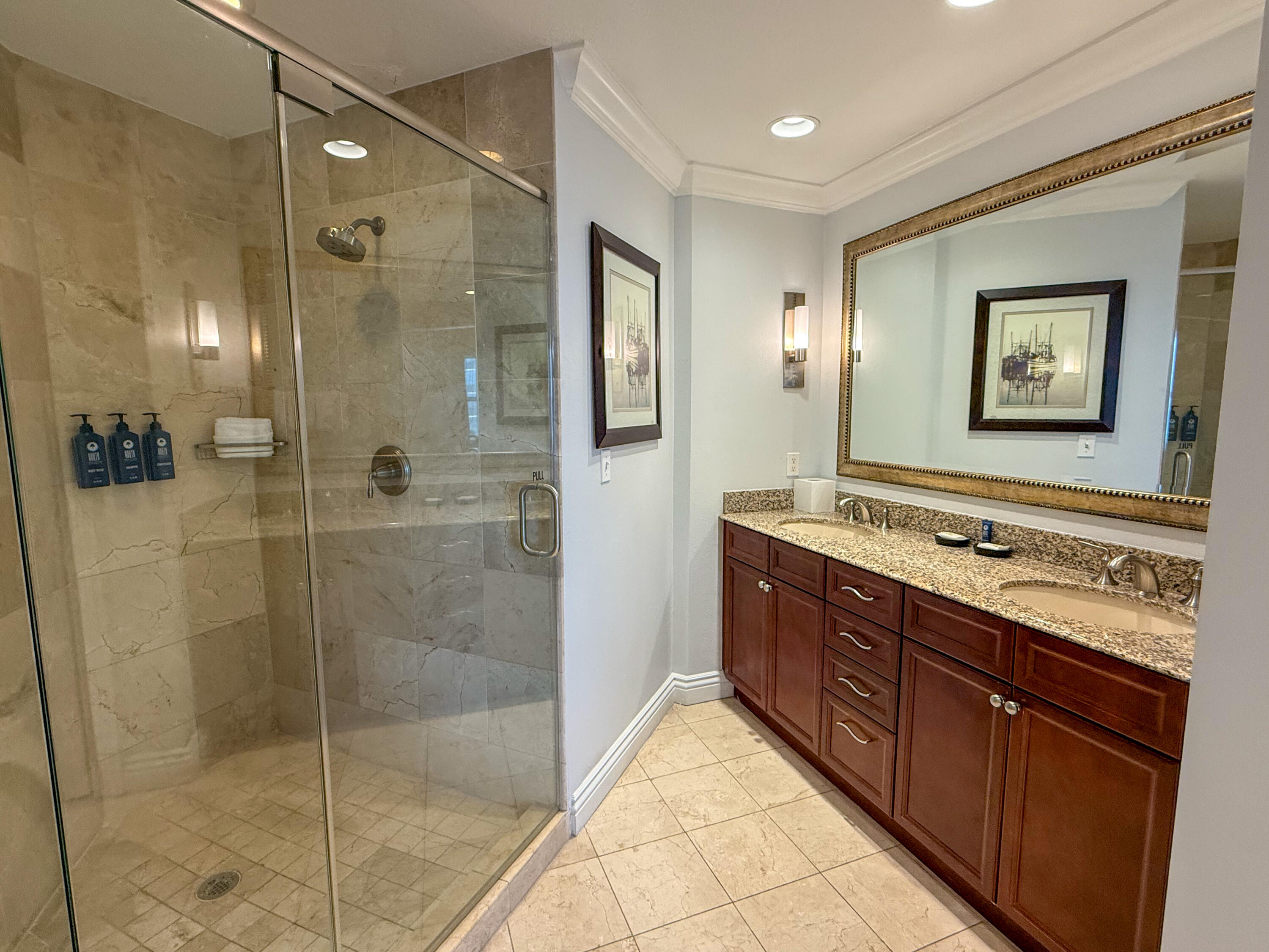 EMERALD GRANDE - Residential