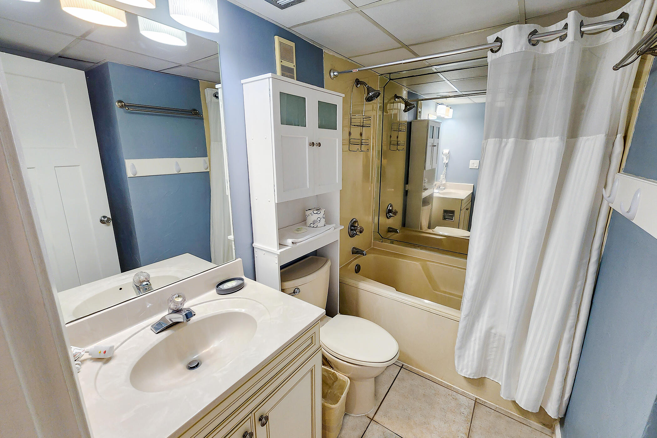 EDGEWATER - Residential