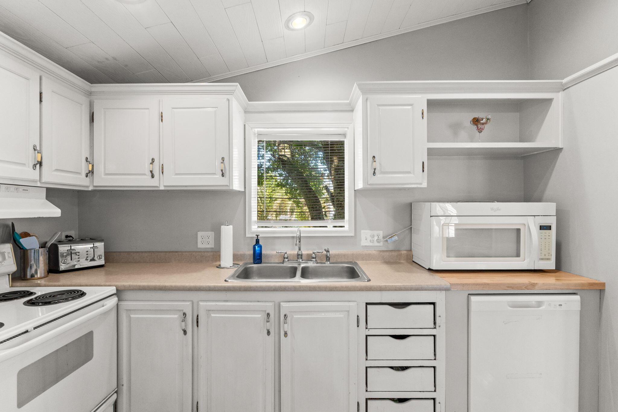 LAGUNA BEACH ESTATES 5TH ADDN - Residential