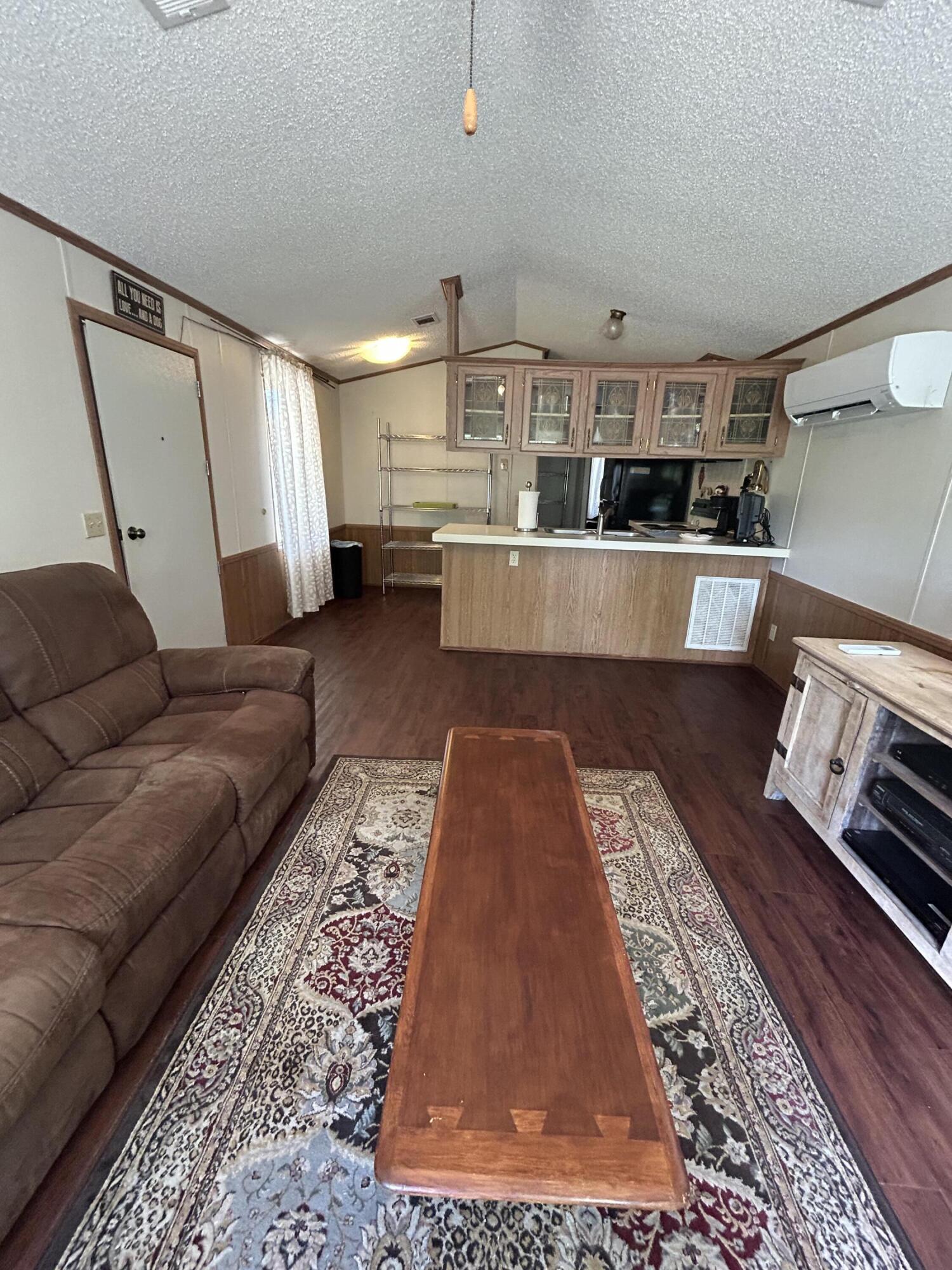 METES & BOUNDS - Residential Lease