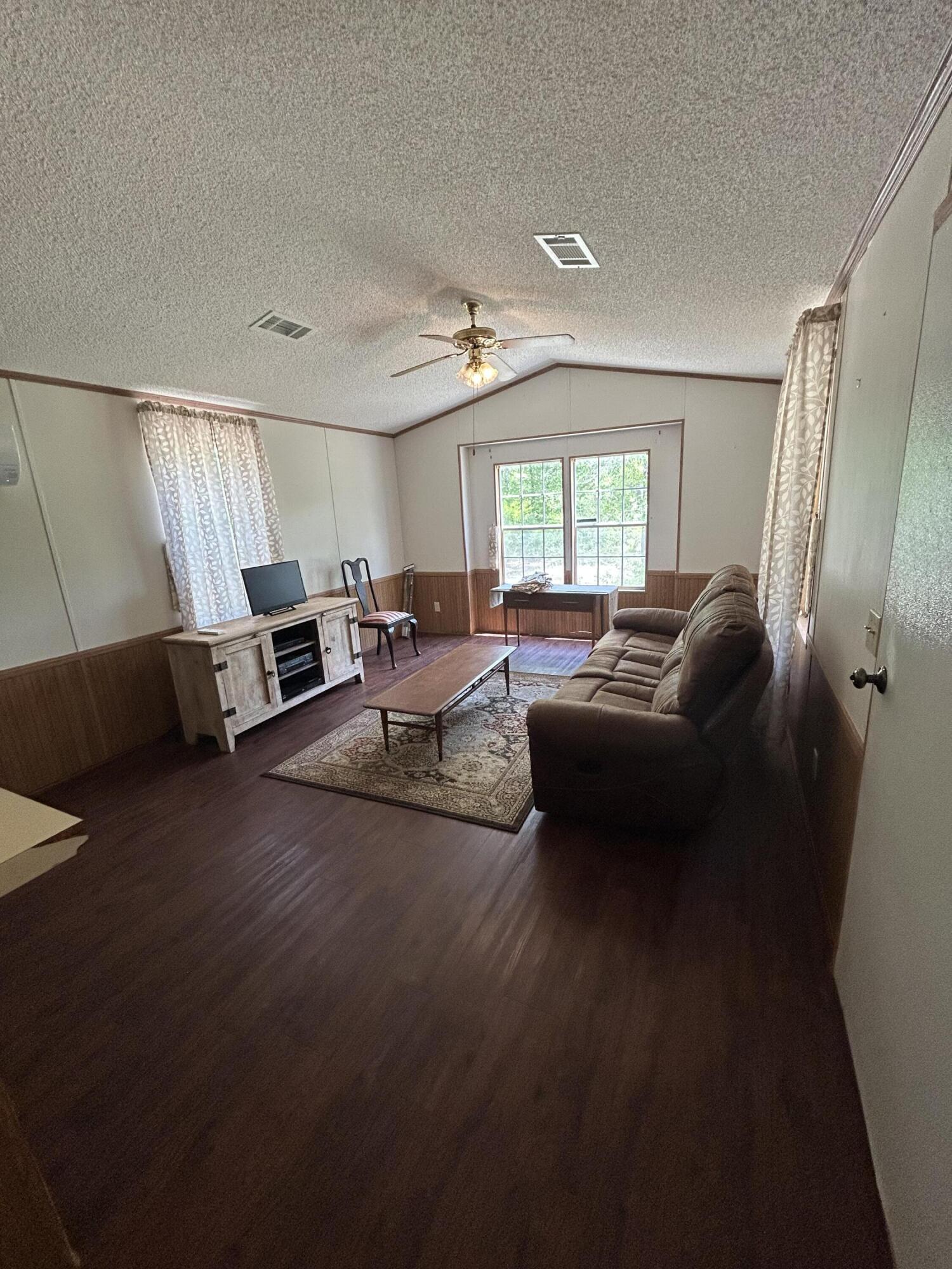 METES & BOUNDS - Residential Lease