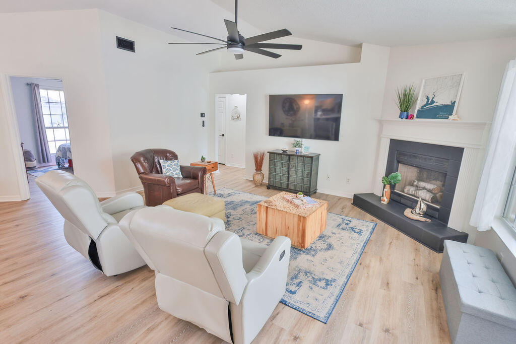 SUNDIAL ESTATES PH 2 - Residential