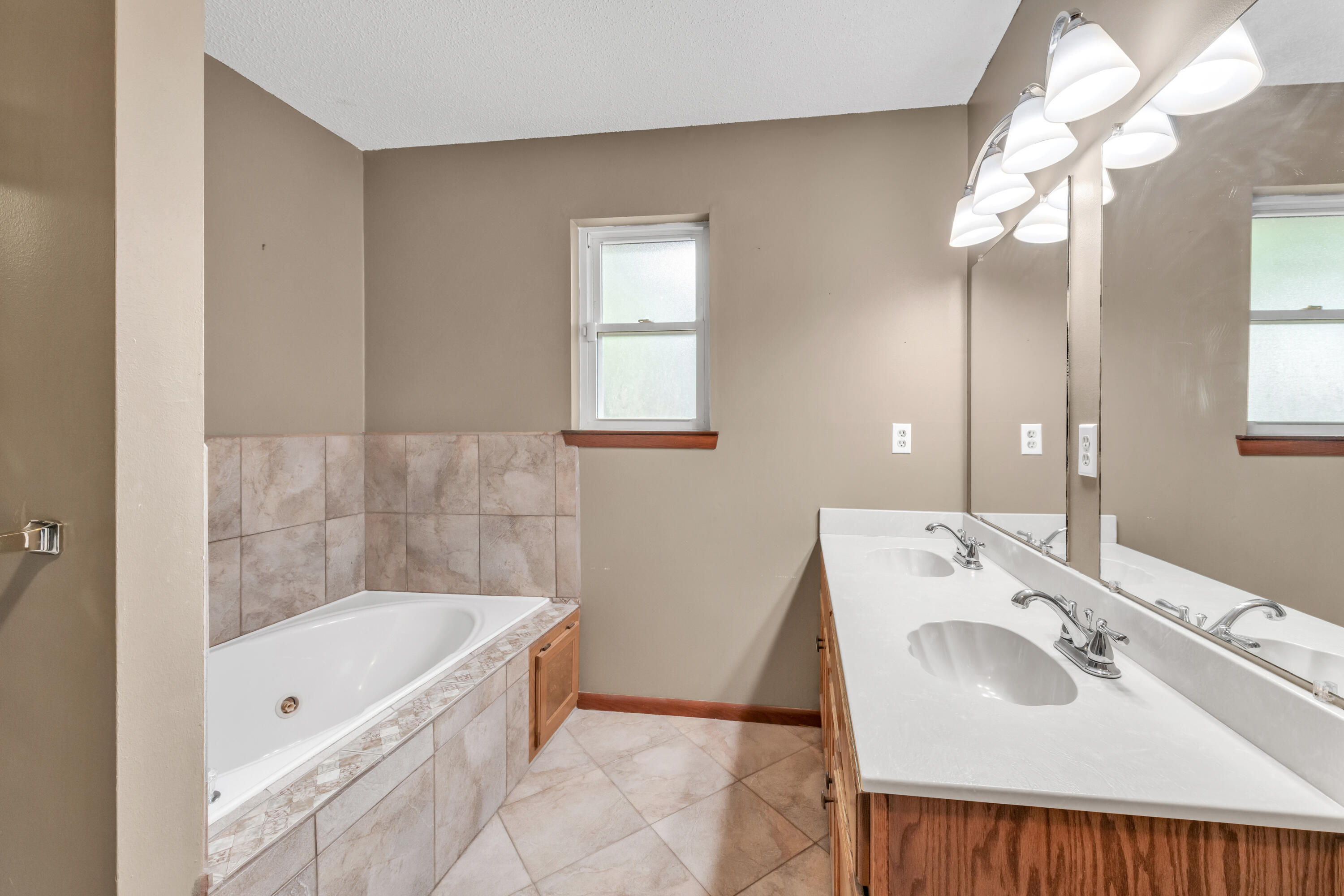 PINECREST ADDN - Residential