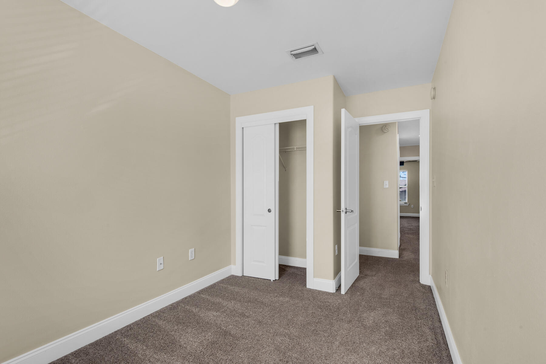 OLD BAY T/H - Residential Lease