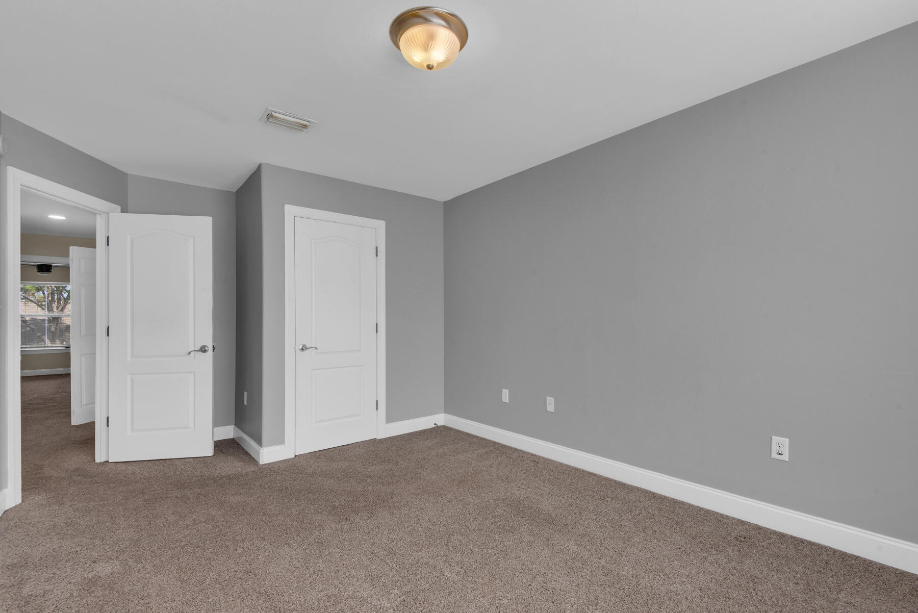 OLD BAY T/H - Residential Lease