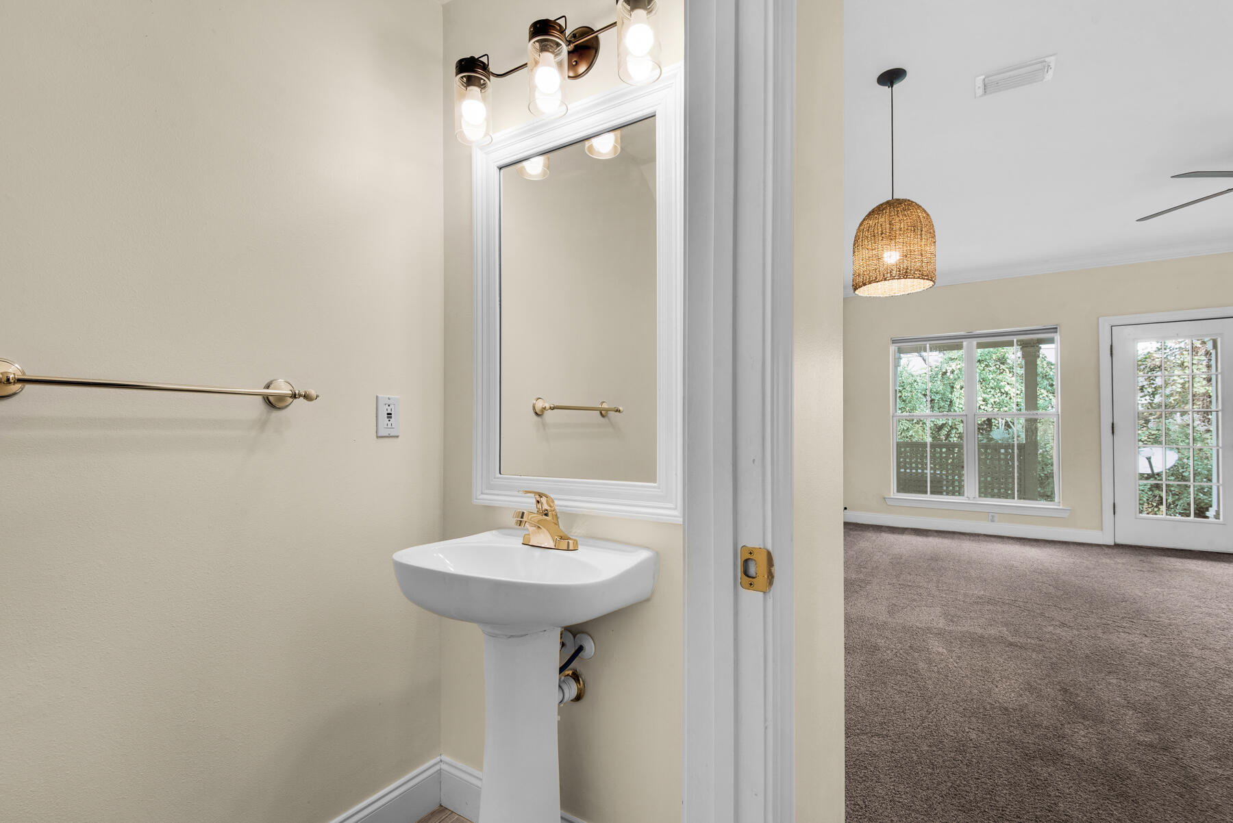 OLD BAY T/H - Residential Lease