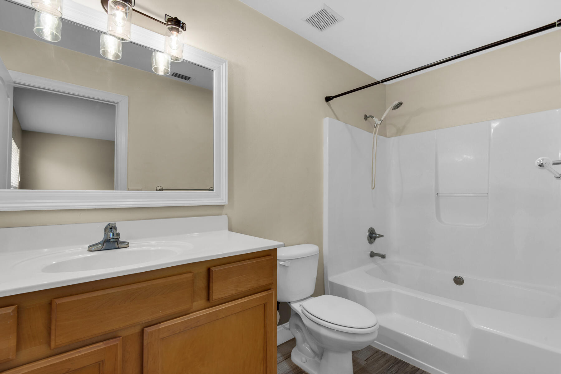 OLD BAY T/H - Residential Lease